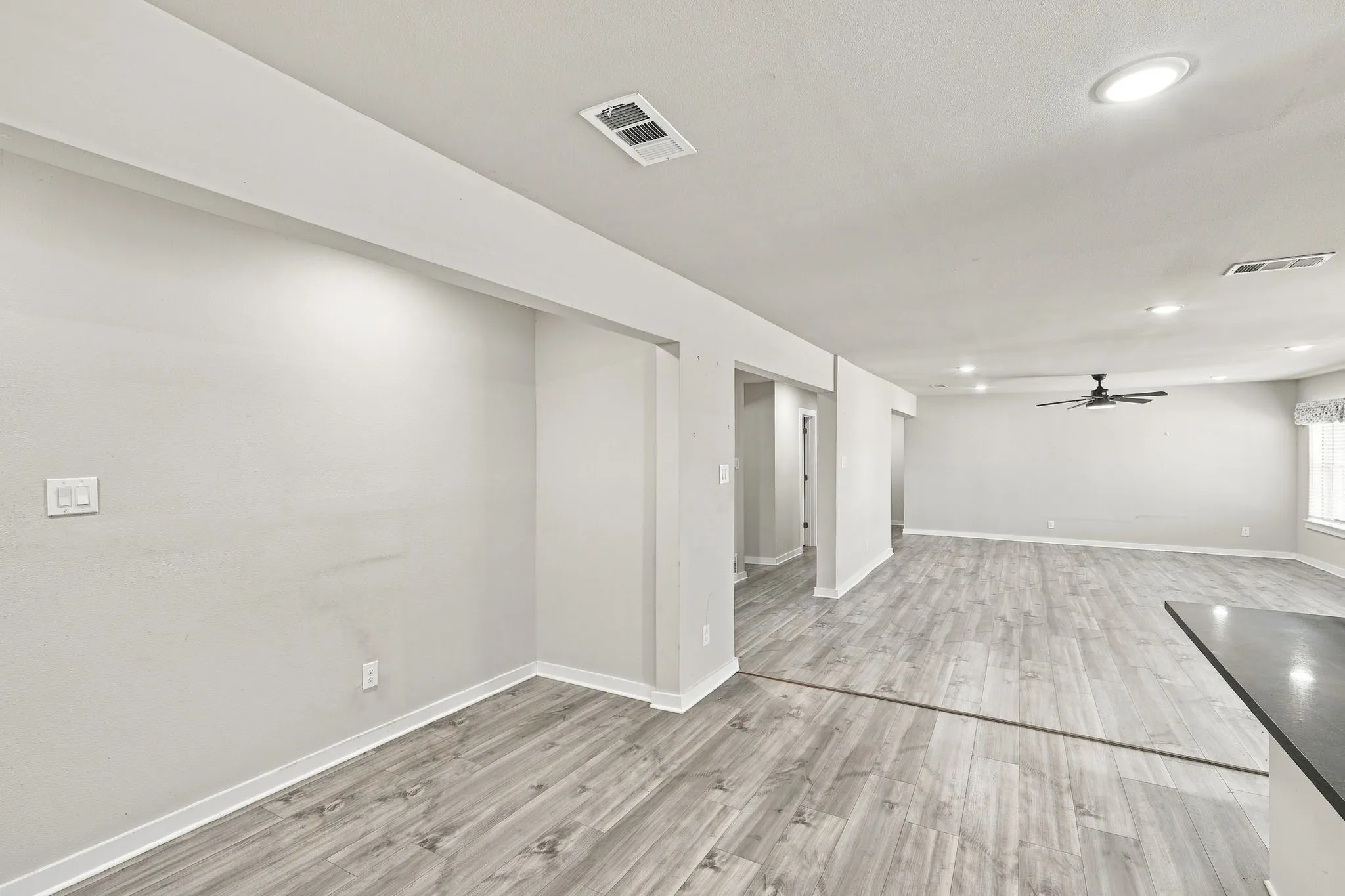 Single Family Residence For Sale in Ellis County , 104 Casa Linda Drive, Ennis, Texas 75119, 3 Bedroom, 2 Bathroom, Garage spaces, 2,460 Sqft, built in 1936, mls#21369771, Real Estate Agent in Ennis, Homes For Sale in Ellis county, Homes For Sale in Ennis, Realtor in Ennis Texas, Real Estate Brokerage Independent Realty Texas, Luminita Cordes Realtor