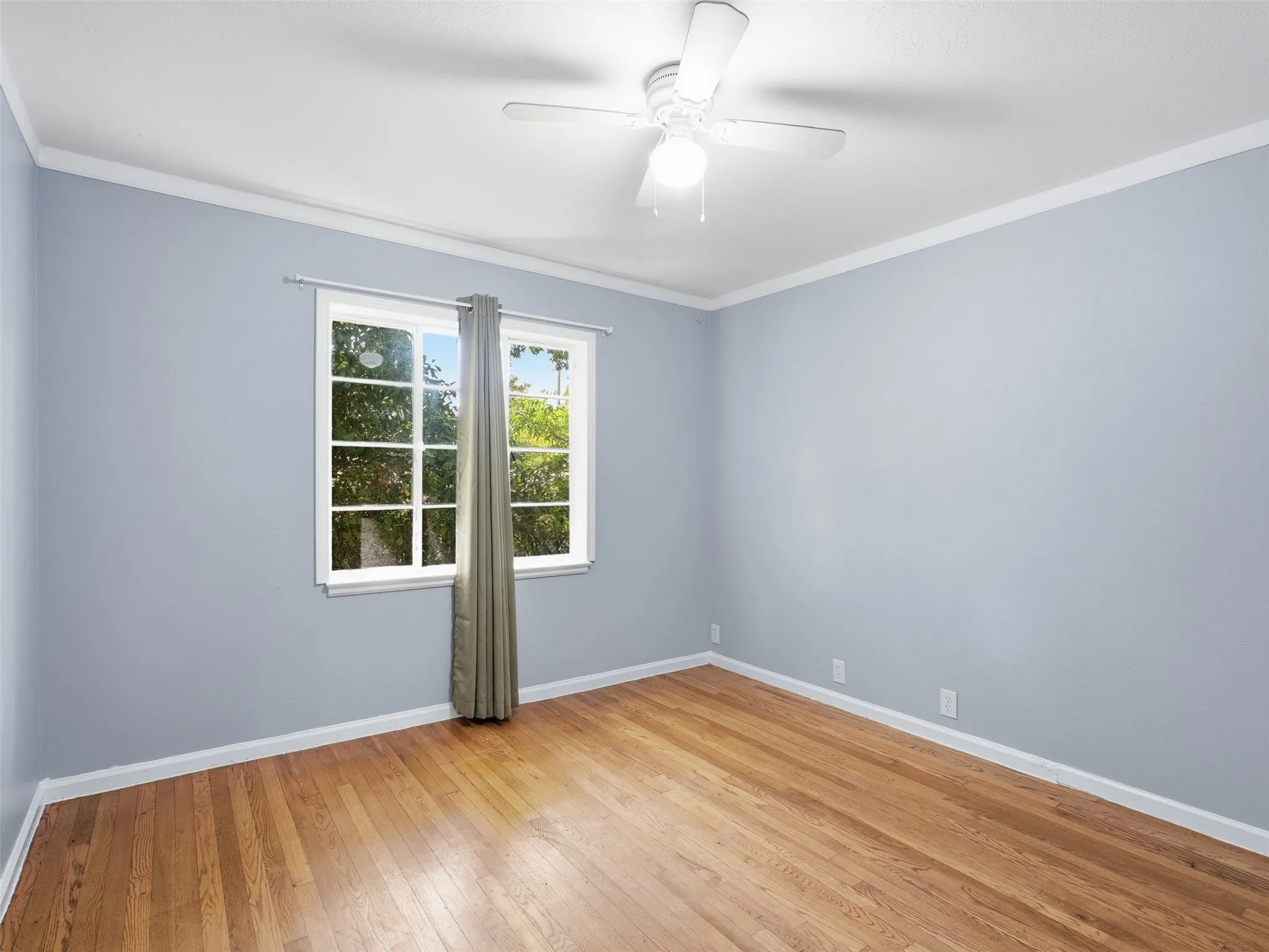 Single Family Residence For Rent in Dallas County , 911 Reverchon Drive, Dallas, Texas 75211, 3 Bedroom, 2 Bathroom, 1 Garage spaces, 1,380 Sqft, built in 1945, mls#21370778, Real Estate Agent in Dallas, Homes For Rent in Dallas county, Homes For Rent in Dallas, Realtor in Dallas Texas, Real Estate Brokerage Independent Realty Texas, Luminita Cordes Realtor