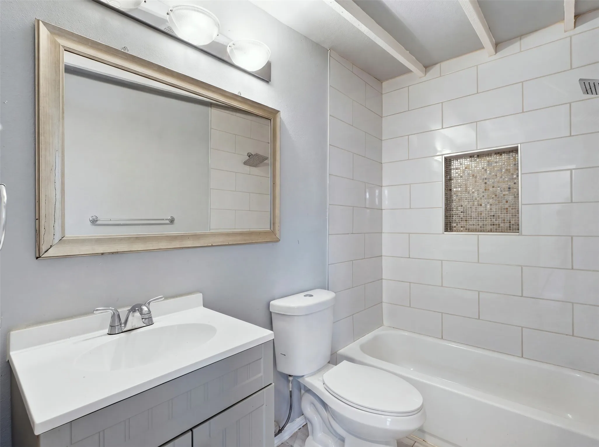 Single Family Residence For Rent in Dallas County , 911 Reverchon Drive, Dallas, Texas 75211, 3 Bedroom, 2 Bathroom, 1 Garage spaces, 1,380 Sqft, built in 1945, mls#21370778, Real Estate Agent in Dallas, Homes For Rent in Dallas county, Homes For Rent in Dallas, Realtor in Dallas Texas, Real Estate Brokerage Independent Realty Texas, Luminita Cordes Realtor