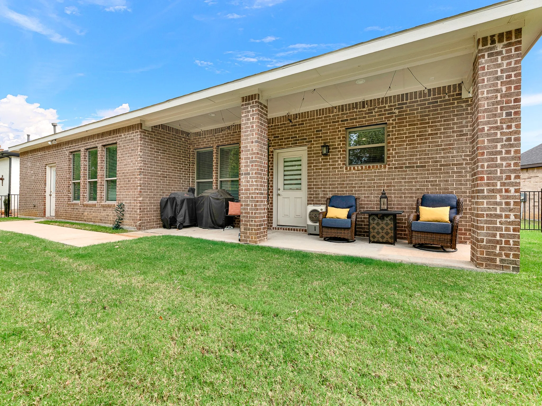 Single Family Residence For Sale in Collin County , 805 Hearthside Way, Mc Kinney, Texas 75071, 3 Bedroom, 2 Bathroom, 2 Garage spaces, 1,774 Sqft, built in 2022, mls#21370479, Real Estate Agent in Mc Kinney, Homes For Sale in Collin county, Homes For Sale in Mc Kinney, Realtor in Mc Kinney Texas, Real Estate Brokerage Independent Realty Texas, Luminita Cordes Realtor