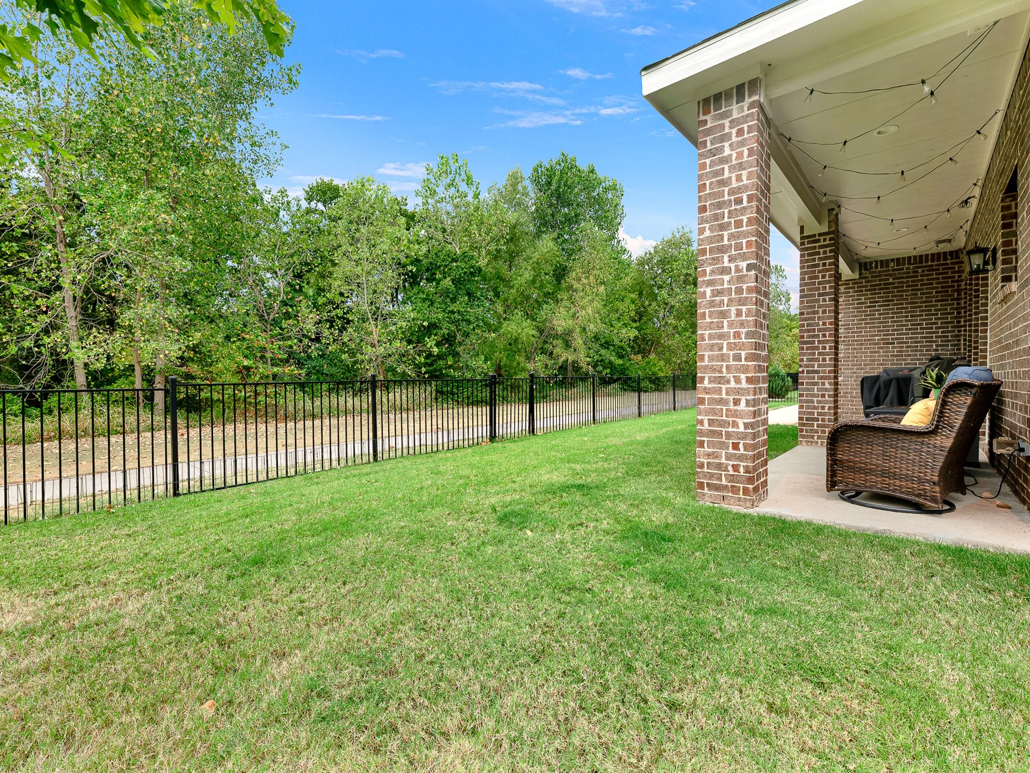 Single Family Residence For Sale in Collin County , 805 Hearthside Way, Mc Kinney, Texas 75071, 3 Bedroom, 2 Bathroom, 2 Garage spaces, 1,774 Sqft, built in 2022, mls#21370479, Real Estate Agent in Mc Kinney, Homes For Sale in Collin county, Homes For Sale in Mc Kinney, Realtor in Mc Kinney Texas, Real Estate Brokerage Independent Realty Texas, Luminita Cordes Realtor