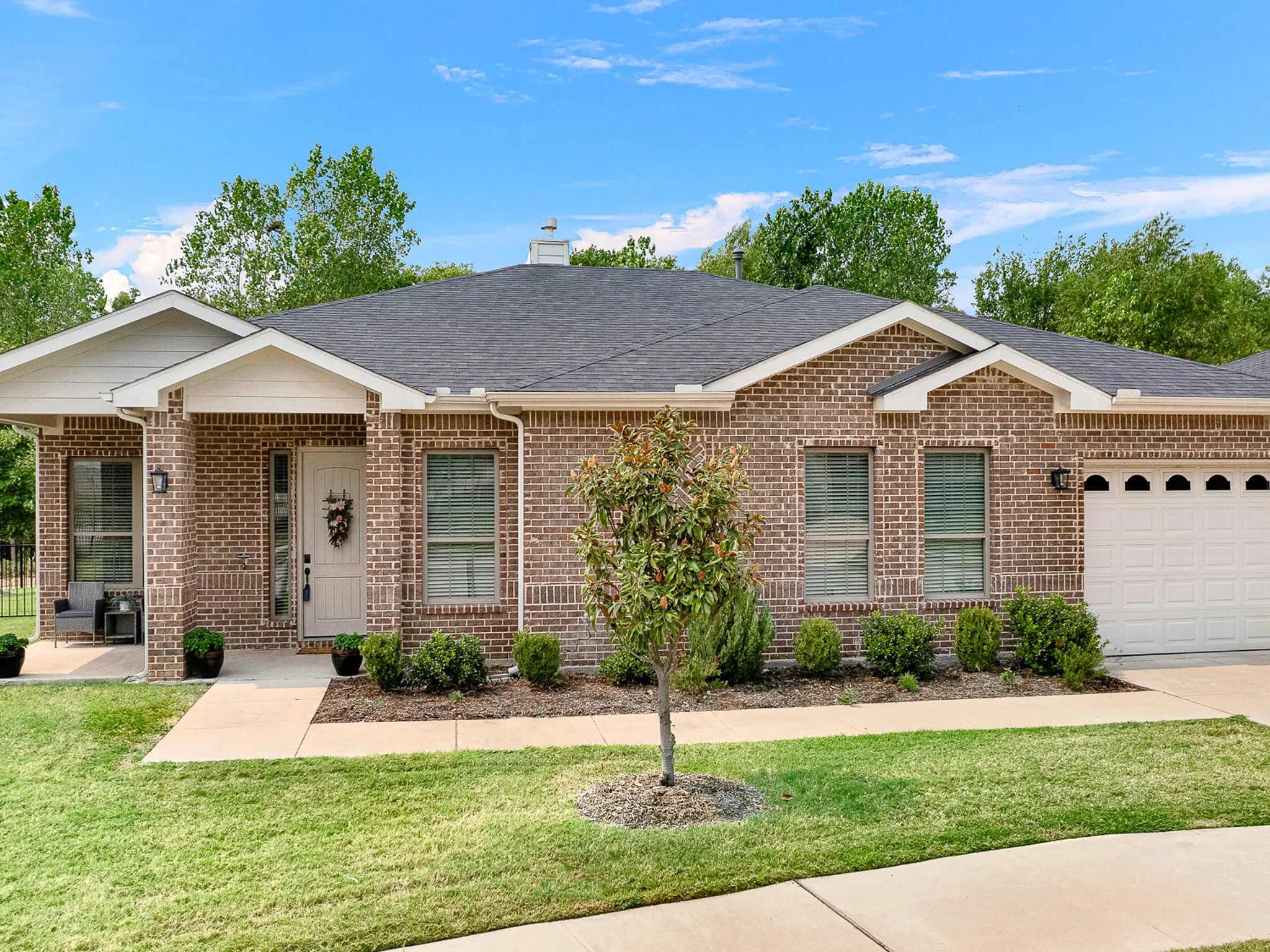 Single Family Residence For Sale in Collin County , 805 Hearthside Way, Mc Kinney, Texas 75071, 3 Bedroom, 2 Bathroom, 2 Garage spaces, 1,774 Sqft, built in 2022, mls#21370479, Real Estate Agent in Mc Kinney, Homes For Sale in Collin county, Homes For Sale in Mc Kinney, Realtor in Mc Kinney Texas, Real Estate Brokerage Independent Realty Texas, Luminita Cordes Realtor