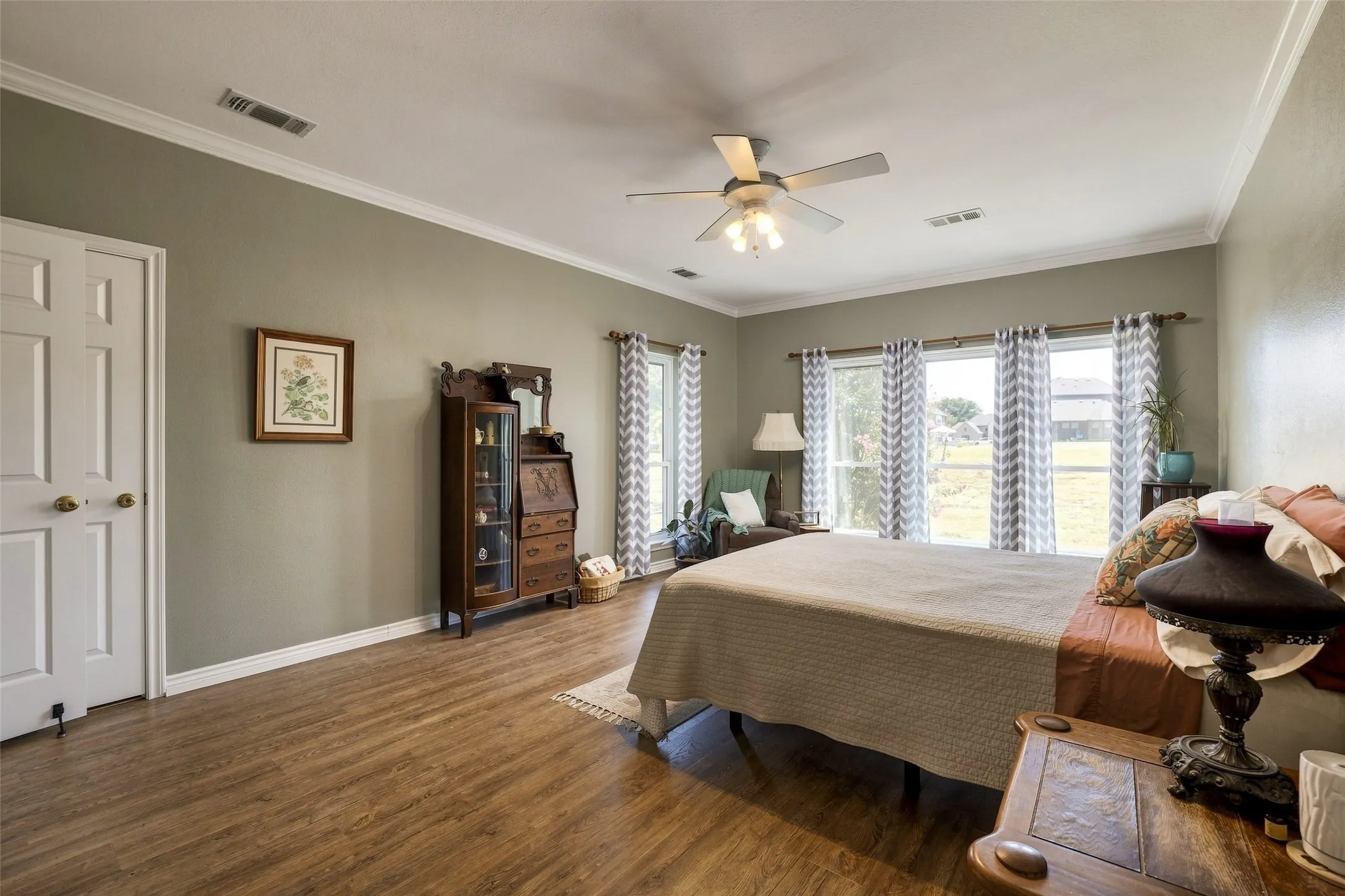 The primary suite has a total of 3 closet spaces