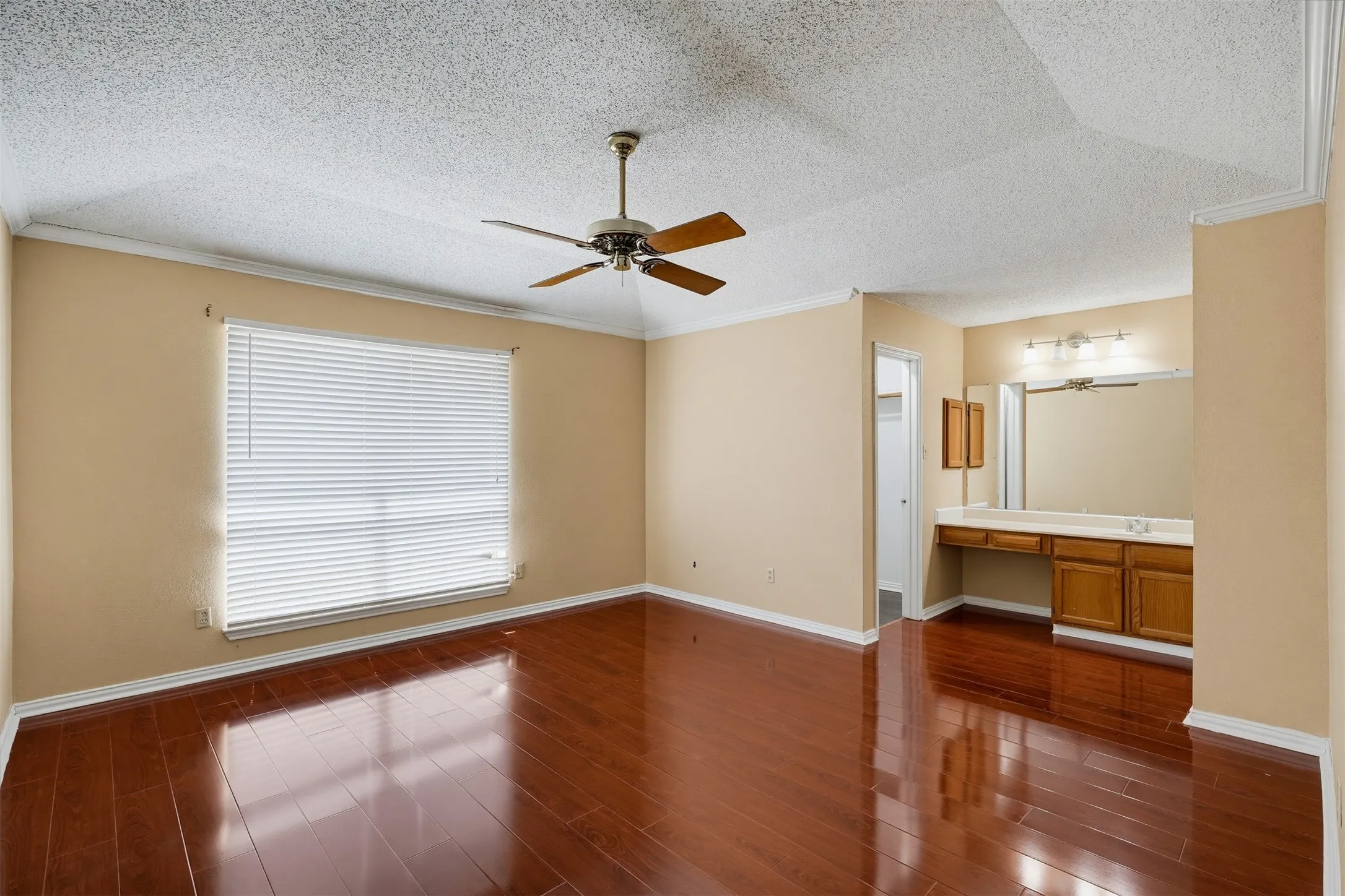 Single Family Residence For Sale in Dallas County , 2517 Trenton Drive, Mesquite, Texas 75150, 4 Bedroom, 2 Bathroom, Garage spaces, 1,976 Sqft, built in 1984, mls#21368734, Real Estate Agent in Mesquite, Homes For Sale in Dallas county, Homes For Sale in Mesquite, Realtor in Mesquite Texas, Real Estate Brokerage Independent Realty Texas, Luminita Cordes Realtor