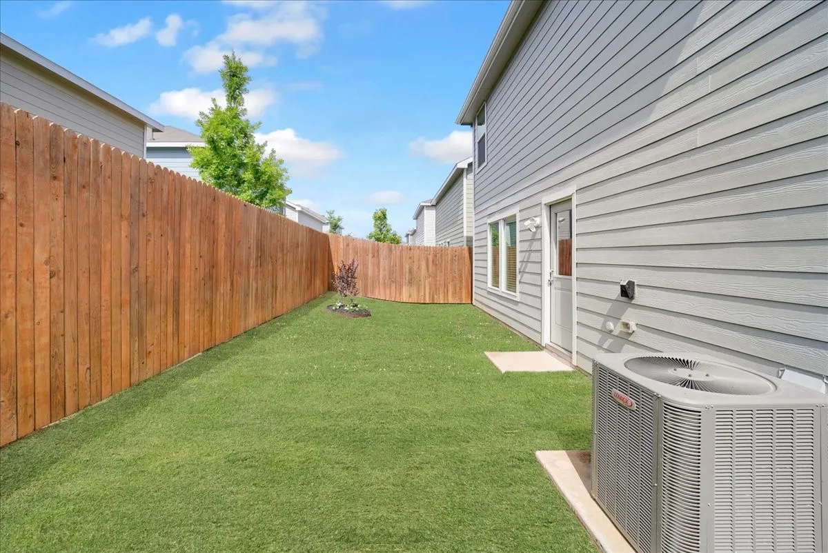 Single Family Residence For Sale in Dallas County , 2926 Lorena Jordan Road, Dallas, Texas 75212, 4 Bedroom, 3 Bathroom, 2 Garage spaces, 1,950 Sqft, built in 2024, mls#21370727, Real Estate Agent in Dallas, Homes For Sale in Dallas county, Homes For Sale in Dallas, Realtor in Dallas Texas, Real Estate Brokerage Independent Realty Texas, Luminita Cordes Realtor