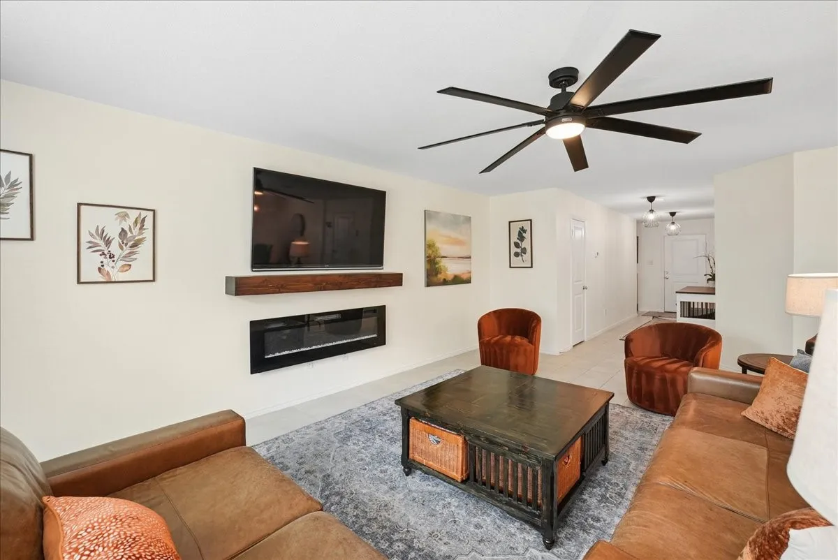 Single Family Residence For Sale in Dallas County , 2926 Lorena Jordan Road, Dallas, Texas 75212, 4 Bedroom, 3 Bathroom, 2 Garage spaces, 1,950 Sqft, built in 2024, mls#21370727, Real Estate Agent in Dallas, Homes For Sale in Dallas county, Homes For Sale in Dallas, Realtor in Dallas Texas, Real Estate Brokerage Independent Realty Texas, Luminita Cordes Realtor