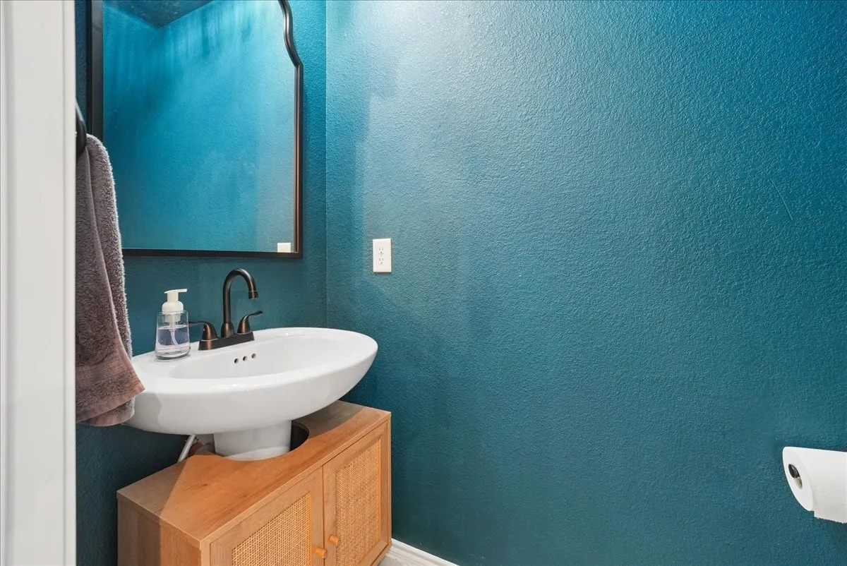 Single Family Residence For Sale in Dallas County , 2926 Lorena Jordan Road, Dallas, Texas 75212, 4 Bedroom, 3 Bathroom, 2 Garage spaces, 1,950 Sqft, built in 2024, mls#21370727, Real Estate Agent in Dallas, Homes For Sale in Dallas county, Homes For Sale in Dallas, Realtor in Dallas Texas, Real Estate Brokerage Independent Realty Texas, Luminita Cordes Realtor