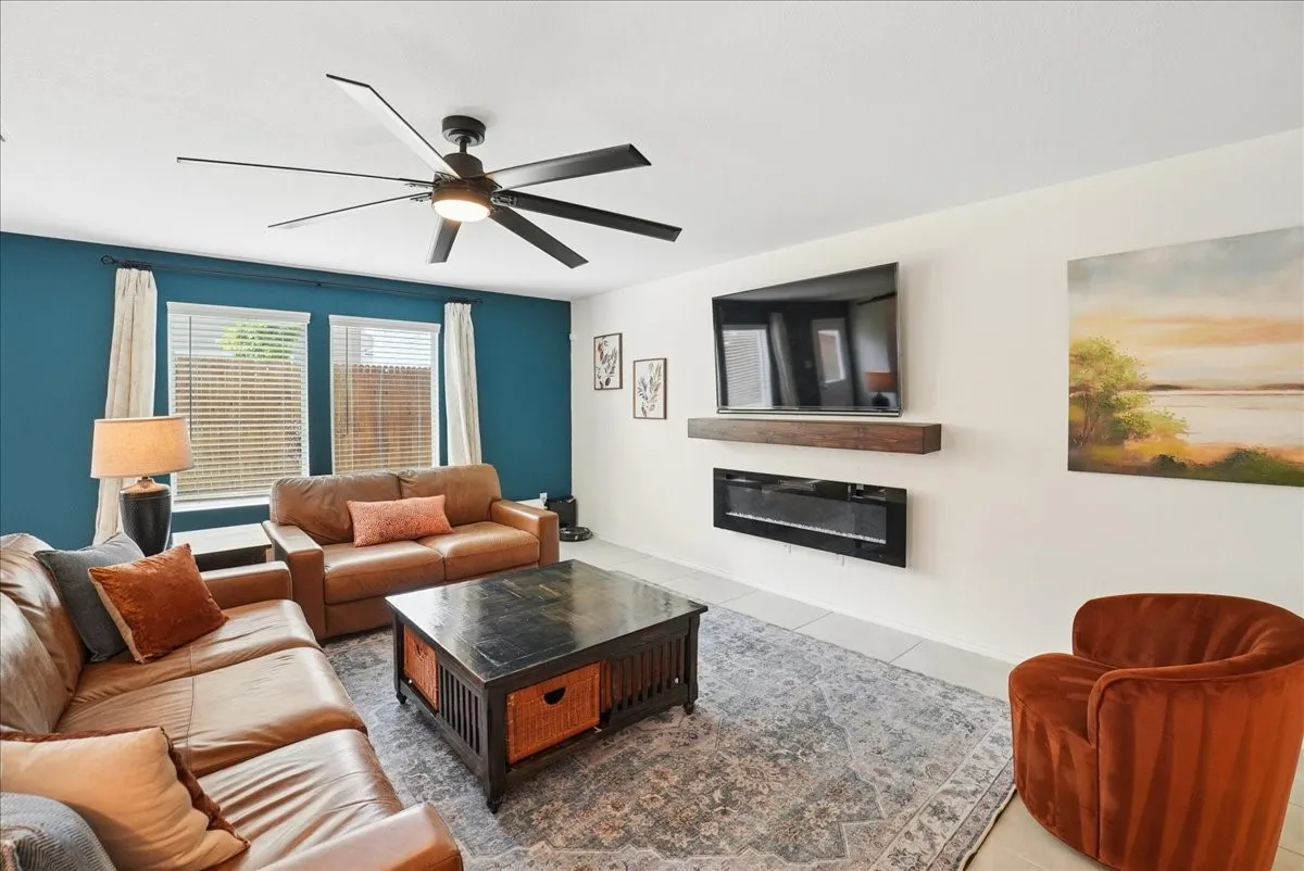Single Family Residence For Sale in Dallas County , 2926 Lorena Jordan Road, Dallas, Texas 75212, 4 Bedroom, 3 Bathroom, 2 Garage spaces, 1,950 Sqft, built in 2024, mls#21370727, Real Estate Agent in Dallas, Homes For Sale in Dallas county, Homes For Sale in Dallas, Realtor in Dallas Texas, Real Estate Brokerage Independent Realty Texas, Luminita Cordes Realtor