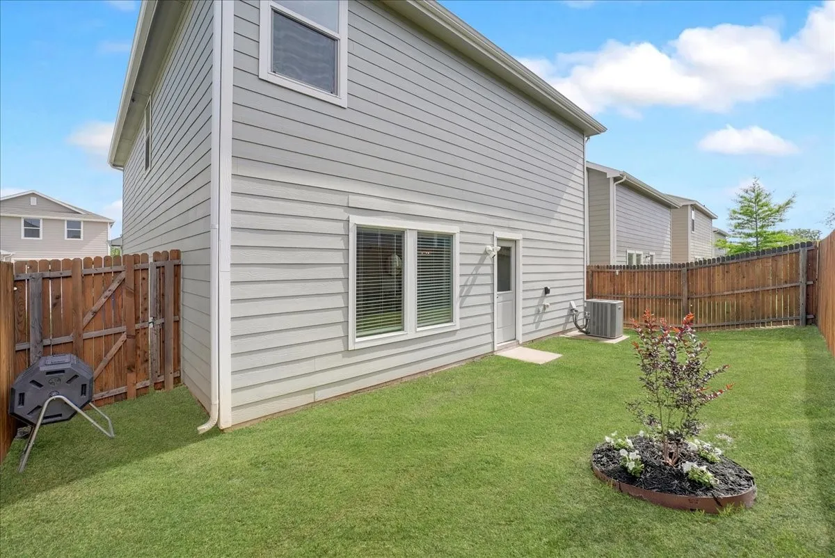 Single Family Residence For Sale in Dallas County , 2926 Lorena Jordan Road, Dallas, Texas 75212, 4 Bedroom, 3 Bathroom, 2 Garage spaces, 1,950 Sqft, built in 2024, mls#21370727, Real Estate Agent in Dallas, Homes For Sale in Dallas county, Homes For Sale in Dallas, Realtor in Dallas Texas, Real Estate Brokerage Independent Realty Texas, Luminita Cordes Realtor
