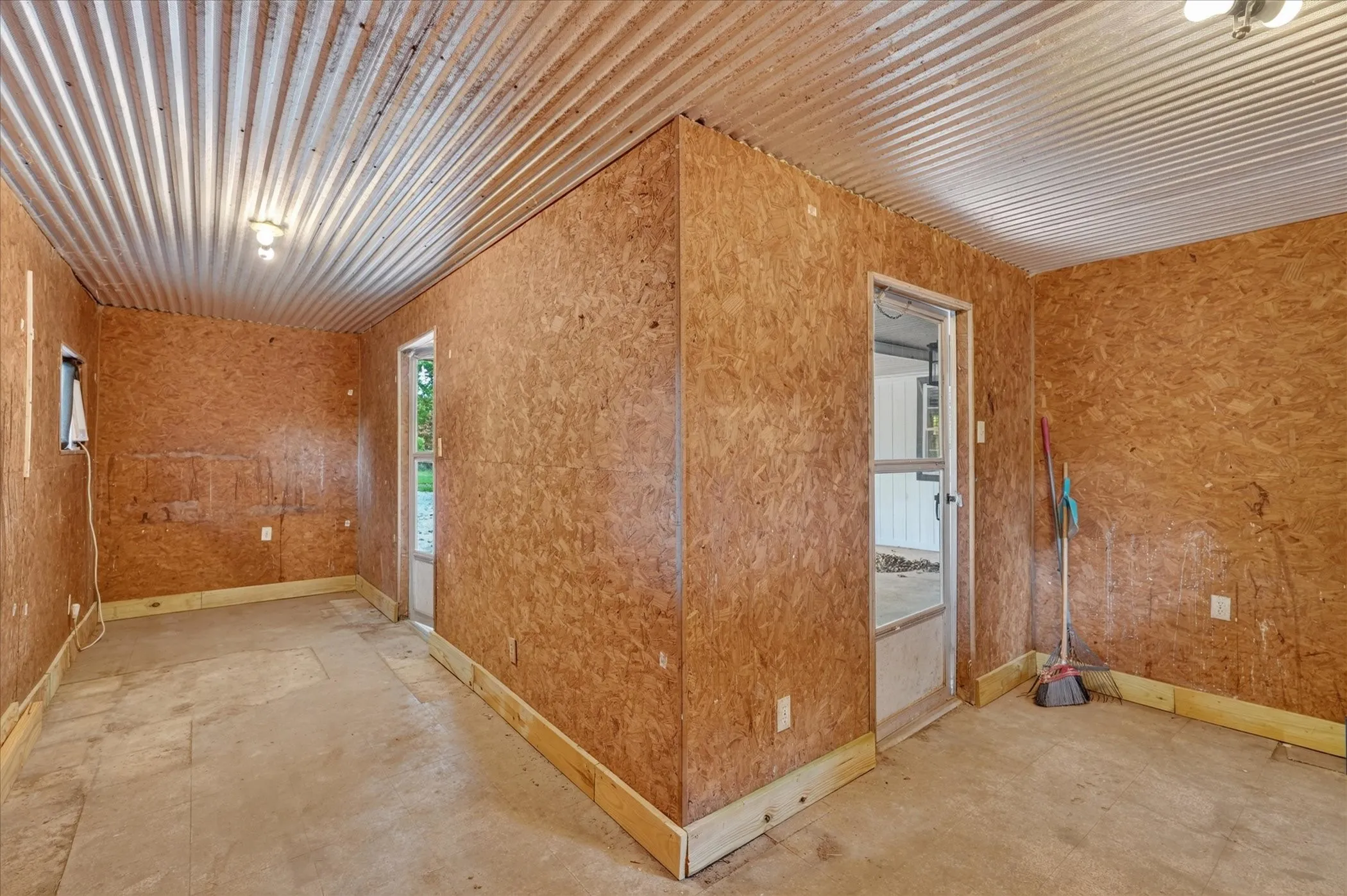 Single Family Residence For Sale in Van Zandt County , 2293 Vz County Road 4207, Canton, Texas 75103, 3 Bedroom, 1 Bathroom, Garage spaces, 960 Sqft, built in 1972, mls#21368290, Real Estate Agent in Canton, Homes For Sale in Van Zandt county, Homes For Sale in Canton, Realtor in Canton Texas, Real Estate Brokerage Independent Realty Texas, Luminita Cordes Realtor