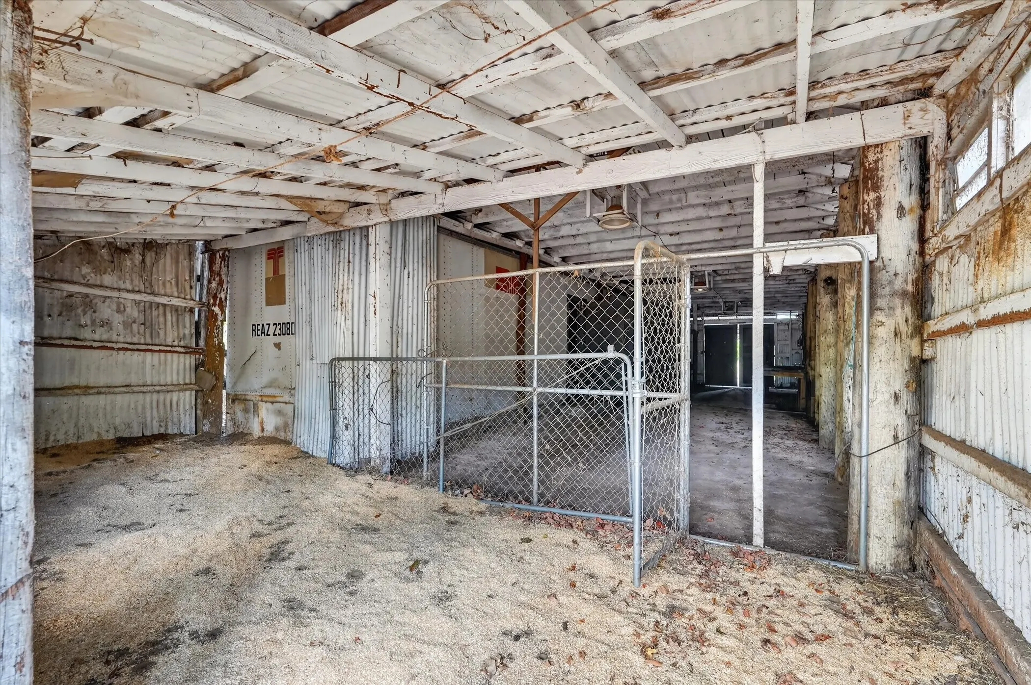 Single Family Residence For Sale in Van Zandt County , 2293 Vz County Road 4207, Canton, Texas 75103, 3 Bedroom, 1 Bathroom, Garage spaces, 960 Sqft, built in 1972, mls#21368290, Real Estate Agent in Canton, Homes For Sale in Van Zandt county, Homes For Sale in Canton, Realtor in Canton Texas, Real Estate Brokerage Independent Realty Texas, Luminita Cordes Realtor