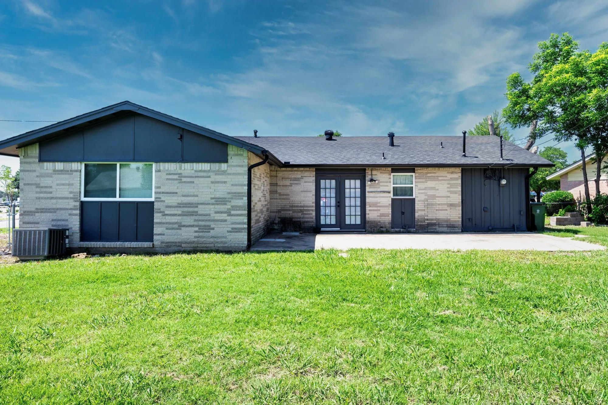 Single Family Residence For Sale in Tarrant County , 2221 Marilyn Lane, Arlington, Texas 76010, 4 Bedroom, 2 Bathroom, Garage spaces, 1,717 Sqft, built in 1963, mls#21367466, Real Estate Agent in Arlington, Homes For Sale in Tarrant county, Homes For Sale in Arlington, Realtor in Arlington Texas, Real Estate Brokerage Independent Realty Texas, Luminita Cordes Realtor