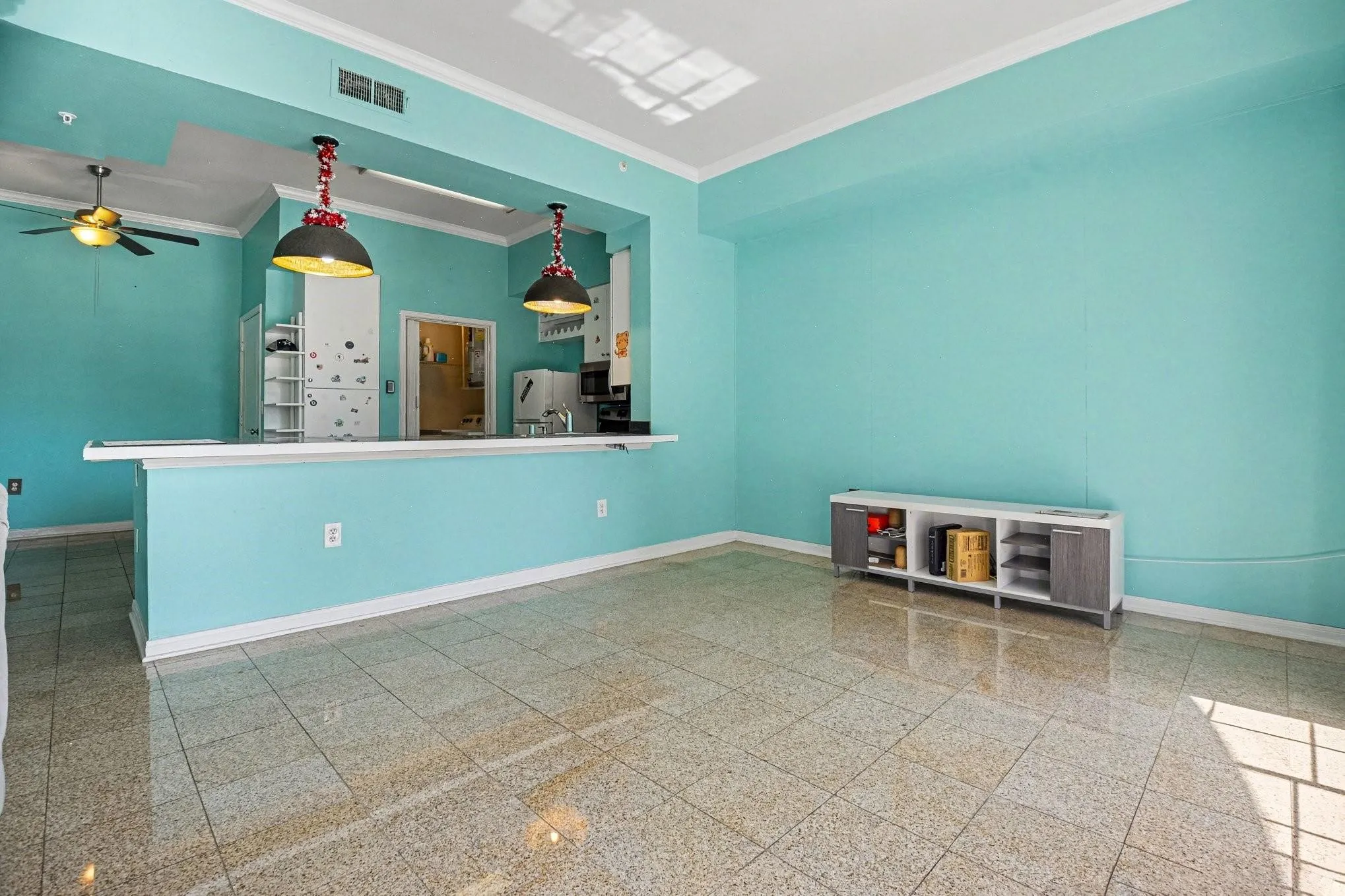 Condominium For Sale in Dallas County , 3225 Turtle Creek Boulevard 212, Dallas, Texas 75219, 1 Bedroom, 1 Bathroom, 2 Garage spaces, 832 Sqft, built in 1998, mls#21370761, Real Estate Agent in Dallas, Homes For Sale in Dallas county, Homes For Sale in Dallas, Realtor in Dallas Texas, Real Estate Brokerage Independent Realty Texas, Luminita Cordes Realtor