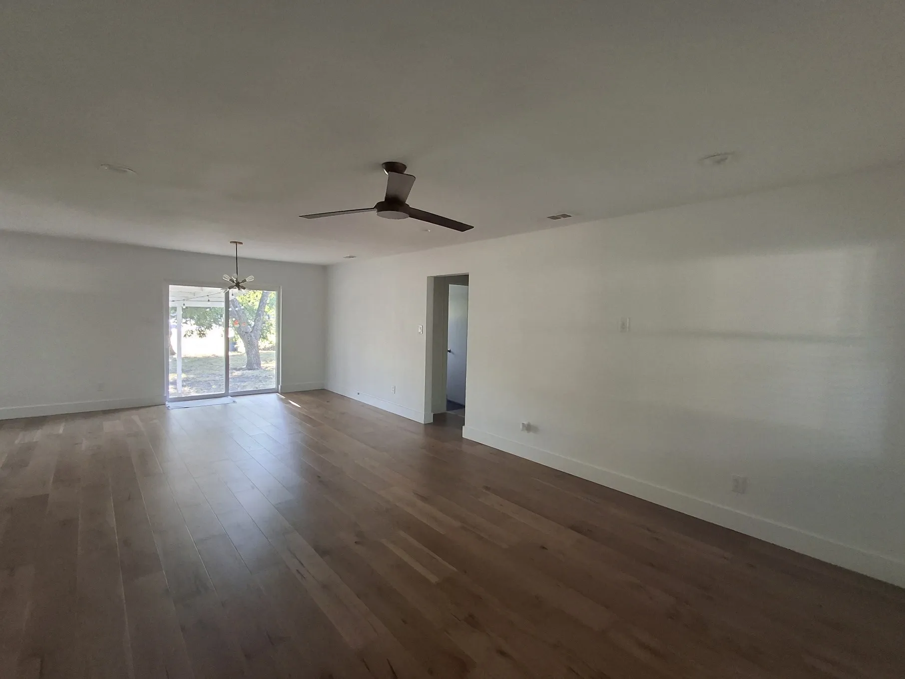 Single Family Residence For Rent in Collin County , 404 N Anna Drive, Allen, Texas 75013, 2 Bedroom, 2 Bathroom, 2 Garage spaces, 1,242 Sqft, built in 1966, mls#21370799, Real Estate Agent in Allen, Homes For Rent in Collin county, Homes For Rent in Allen, Realtor in Allen Texas, Real Estate Brokerage Independent Realty Texas, Luminita Cordes Realtor
