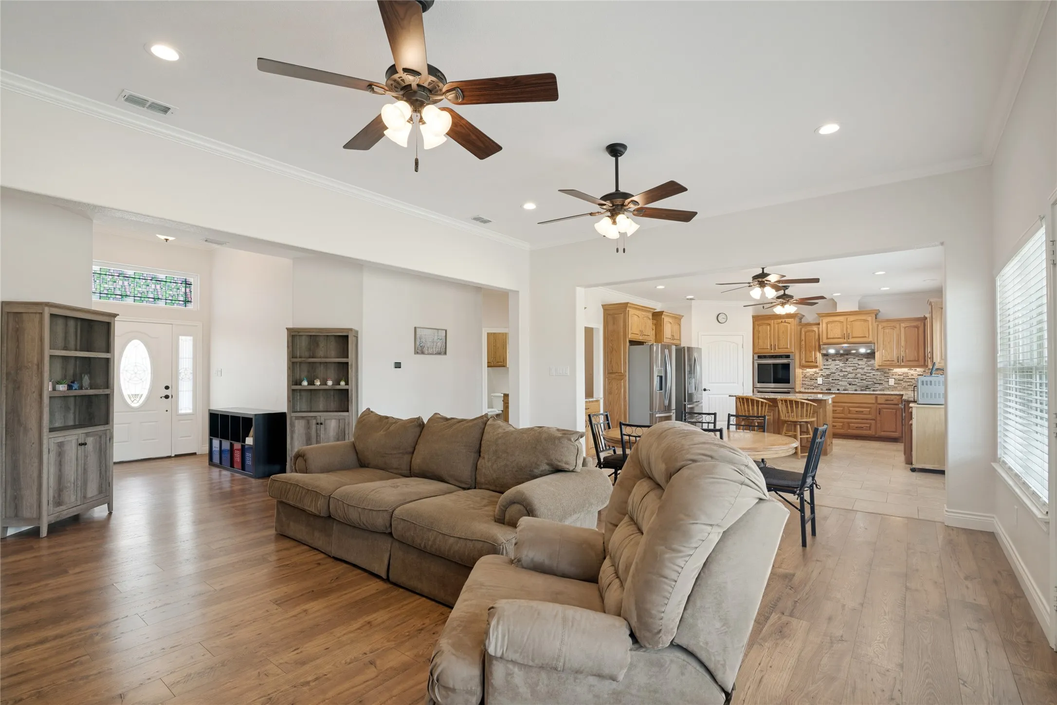 Single Family Residence For Sale in Kaufman County , 12830 Fm 2932, Forney, Texas 75126, 5 Bedroom, 4 Bathroom, 4 Garage spaces, 2,691 Sqft, built in 2016, mls#21362690, Real Estate Agent in Forney, Homes For Sale in Kaufman county, Homes For Sale in Forney, Realtor in Forney Texas, Real Estate Brokerage Independent Realty Texas, Luminita Cordes Realtor