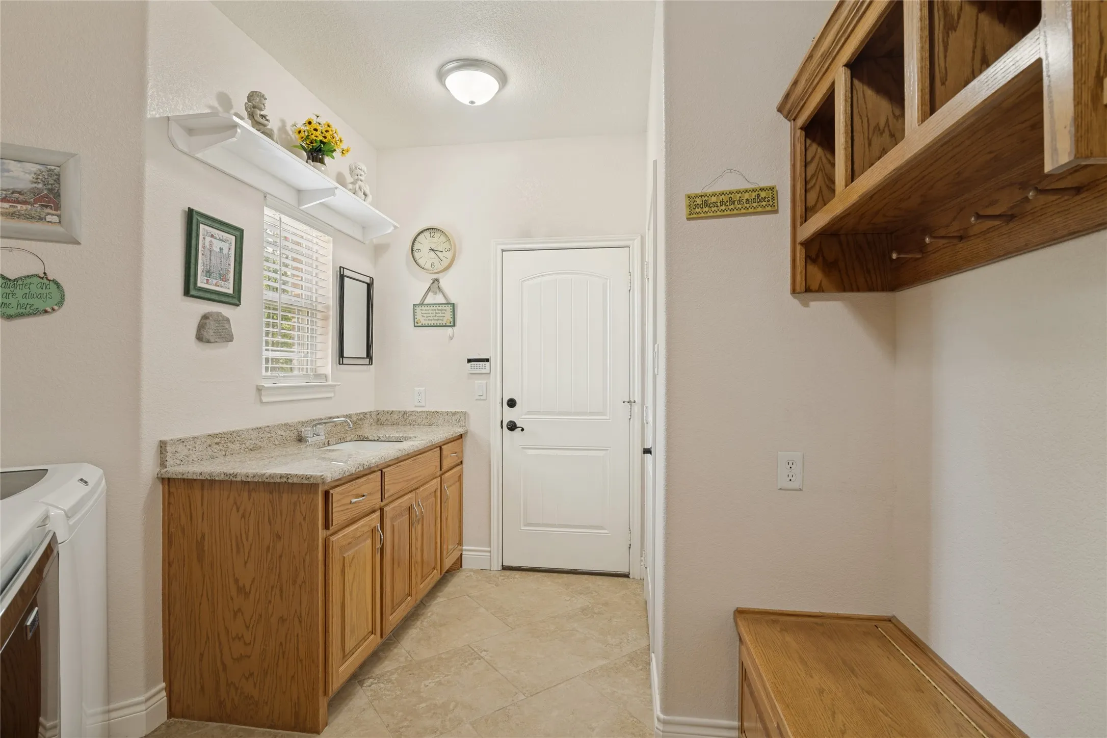 Single Family Residence For Sale in Kaufman County , 12830 Fm 2932, Forney, Texas 75126, 5 Bedroom, 4 Bathroom, 4 Garage spaces, 2,691 Sqft, built in 2016, mls#21362690, Real Estate Agent in Forney, Homes For Sale in Kaufman county, Homes For Sale in Forney, Realtor in Forney Texas, Real Estate Brokerage Independent Realty Texas, Luminita Cordes Realtor