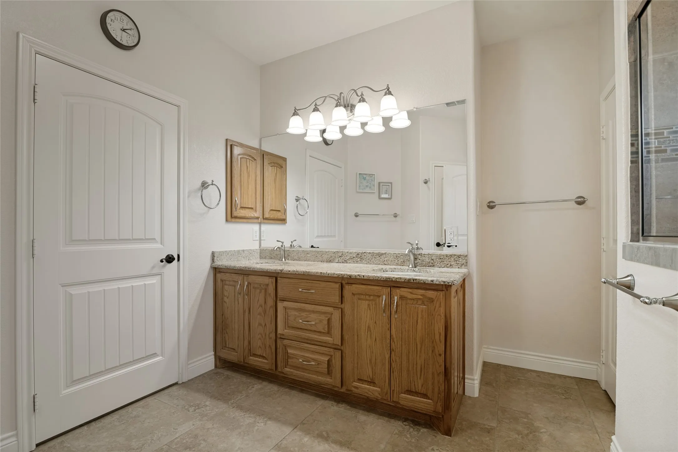Single Family Residence For Sale in Kaufman County , 12830 Fm 2932, Forney, Texas 75126, 5 Bedroom, 4 Bathroom, 4 Garage spaces, 2,691 Sqft, built in 2016, mls#21362690, Real Estate Agent in Forney, Homes For Sale in Kaufman county, Homes For Sale in Forney, Realtor in Forney Texas, Real Estate Brokerage Independent Realty Texas, Luminita Cordes Realtor