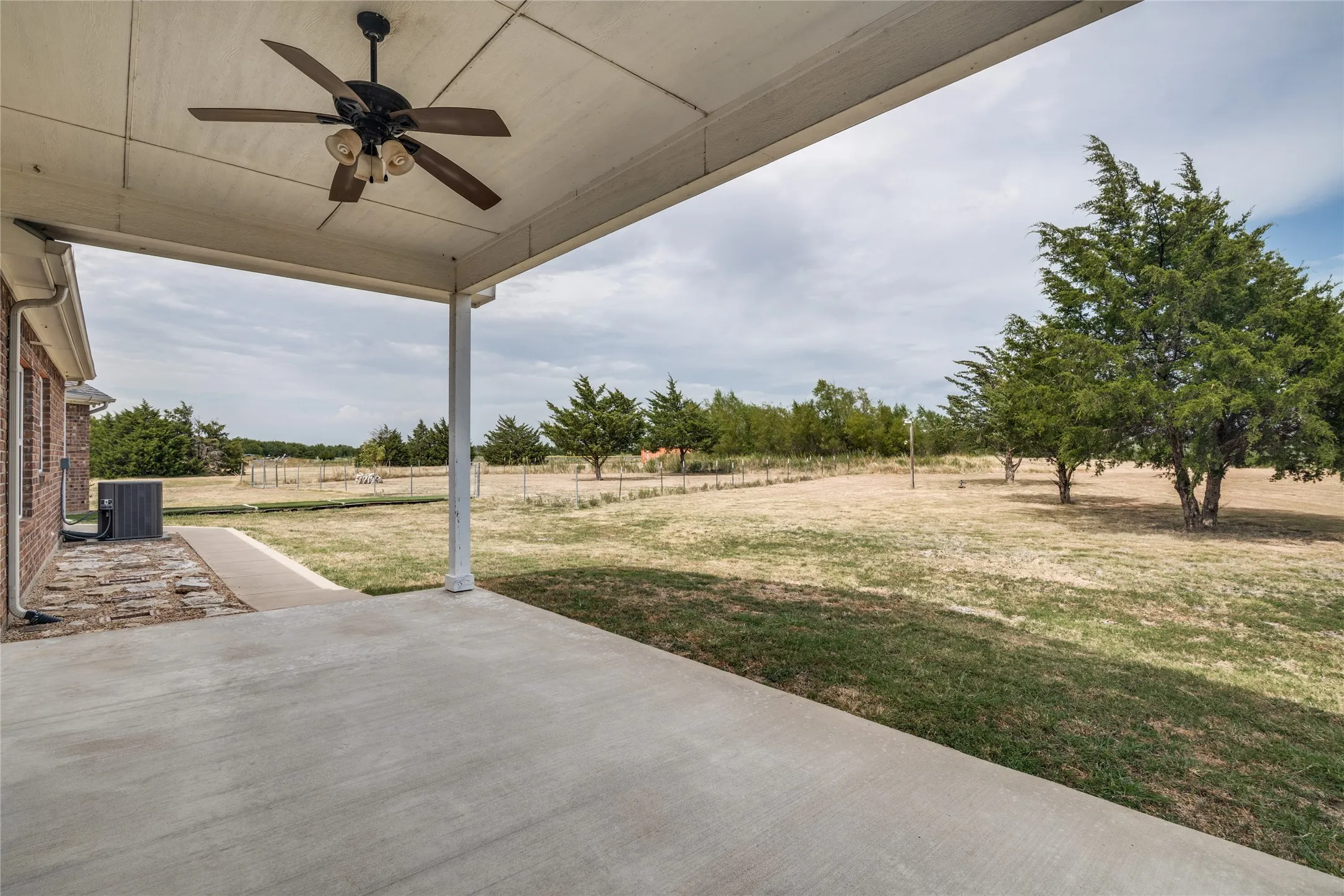 Single Family Residence For Sale in Kaufman County , 12830 Fm 2932, Forney, Texas 75126, 5 Bedroom, 4 Bathroom, 4 Garage spaces, 2,691 Sqft, built in 2016, mls#21362690, Real Estate Agent in Forney, Homes For Sale in Kaufman county, Homes For Sale in Forney, Realtor in Forney Texas, Real Estate Brokerage Independent Realty Texas, Luminita Cordes Realtor