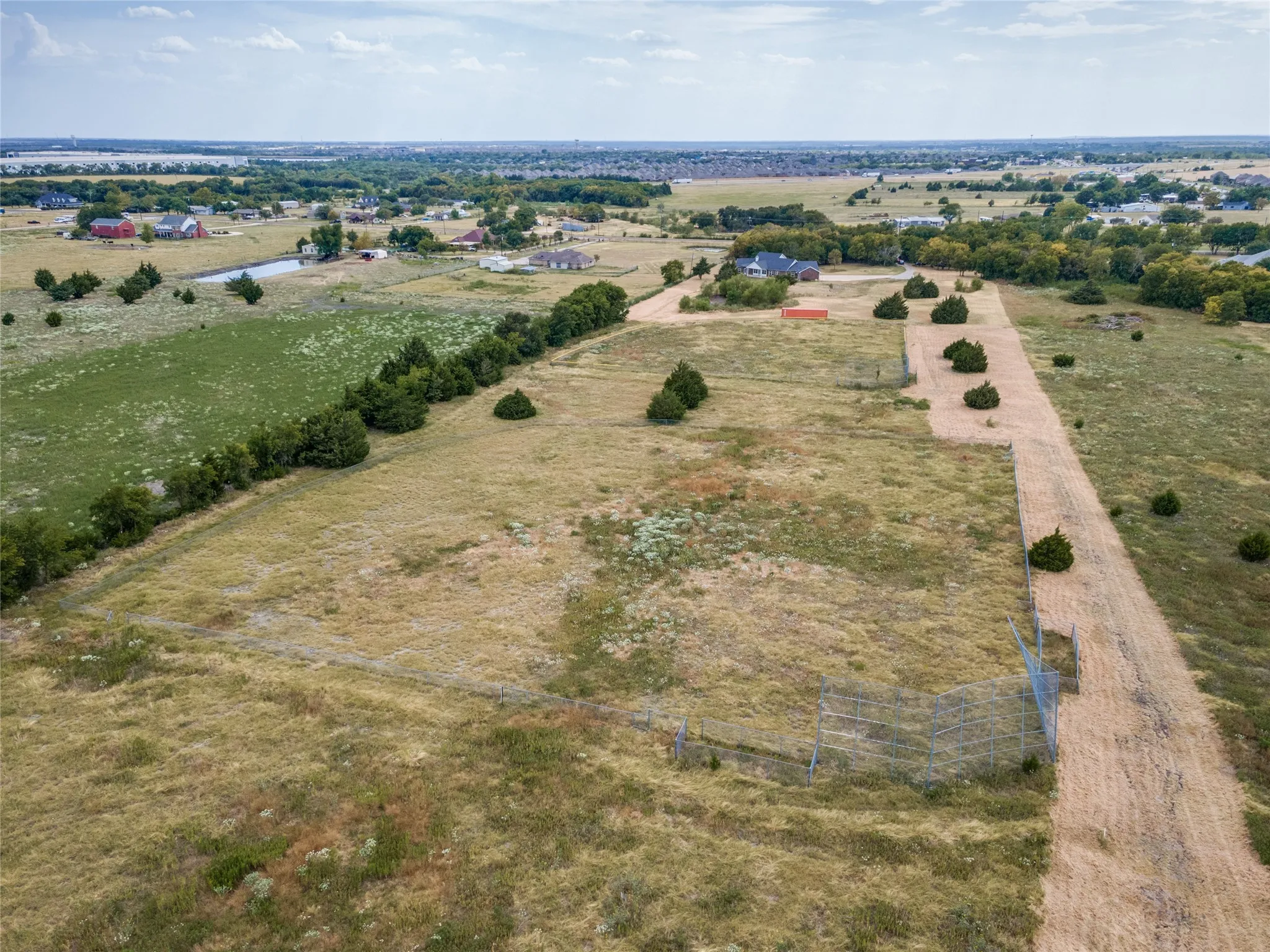 Single Family Residence For Sale in Kaufman County , 12830 Fm 2932, Forney, Texas 75126, 5 Bedroom, 4 Bathroom, 4 Garage spaces, 2,691 Sqft, built in 2016, mls#21362690, Real Estate Agent in Forney, Homes For Sale in Kaufman county, Homes For Sale in Forney, Realtor in Forney Texas, Real Estate Brokerage Independent Realty Texas, Luminita Cordes Realtor