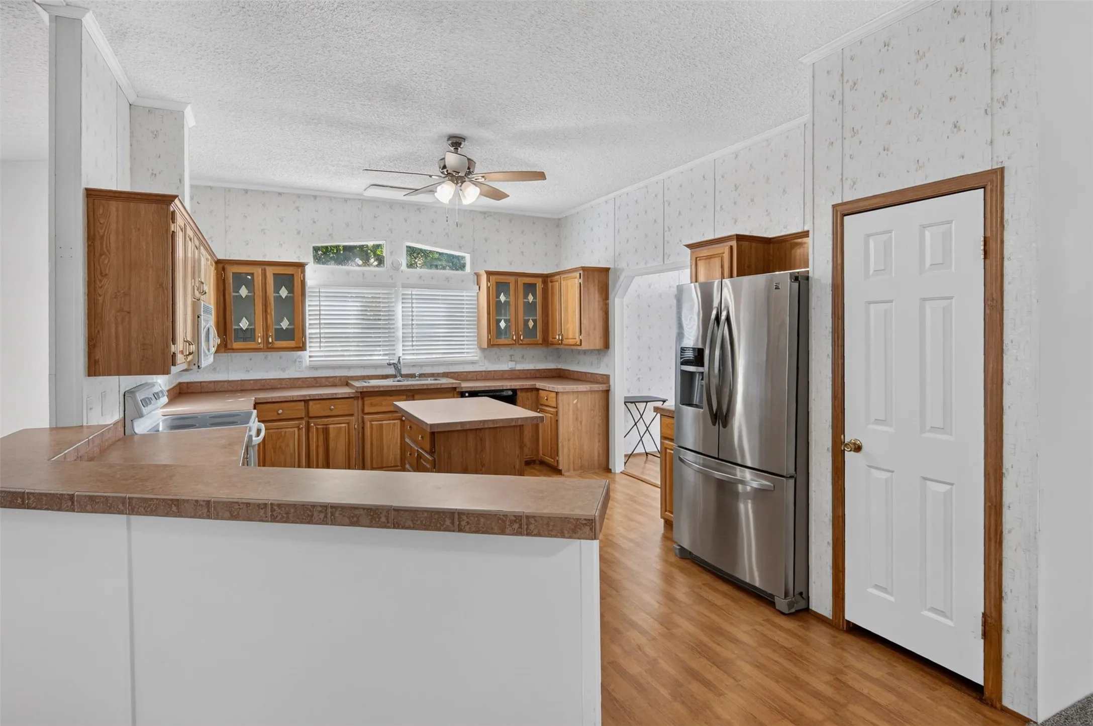 Manufactured Home For Sale in Palo Pinto County , 339 N Fm 2353, Graford, Texas 76449, 4 Bedroom, 3 Bathroom, 2 Garage spaces, 2,241 Sqft, built in 2001, mls#21370747, Real Estate Agent in Graford, Homes For Sale in Palo Pinto county, Homes For Sale in Graford, Realtor in Graford Texas, Real Estate Brokerage Independent Realty Texas, Luminita Cordes Realtor