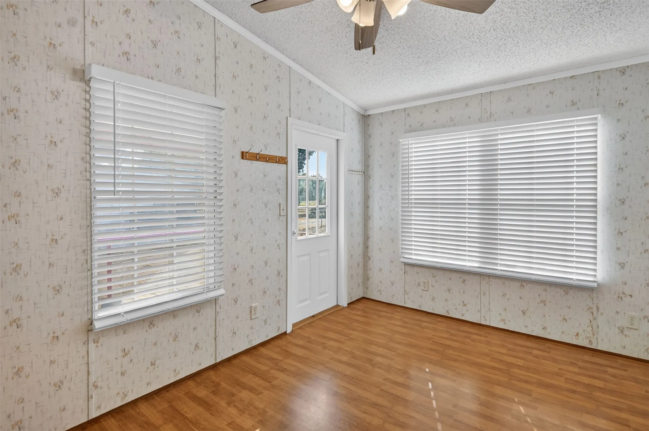Manufactured Home For Sale in Palo Pinto County , 339 N Fm 2353, Graford, Texas 76449, 4 Bedroom, 3 Bathroom, 2 Garage spaces, 2,241 Sqft, built in 2001, mls#21370747, Real Estate Agent in Graford, Homes For Sale in Palo Pinto county, Homes For Sale in Graford, Realtor in Graford Texas, Real Estate Brokerage Independent Realty Texas, Luminita Cordes Realtor