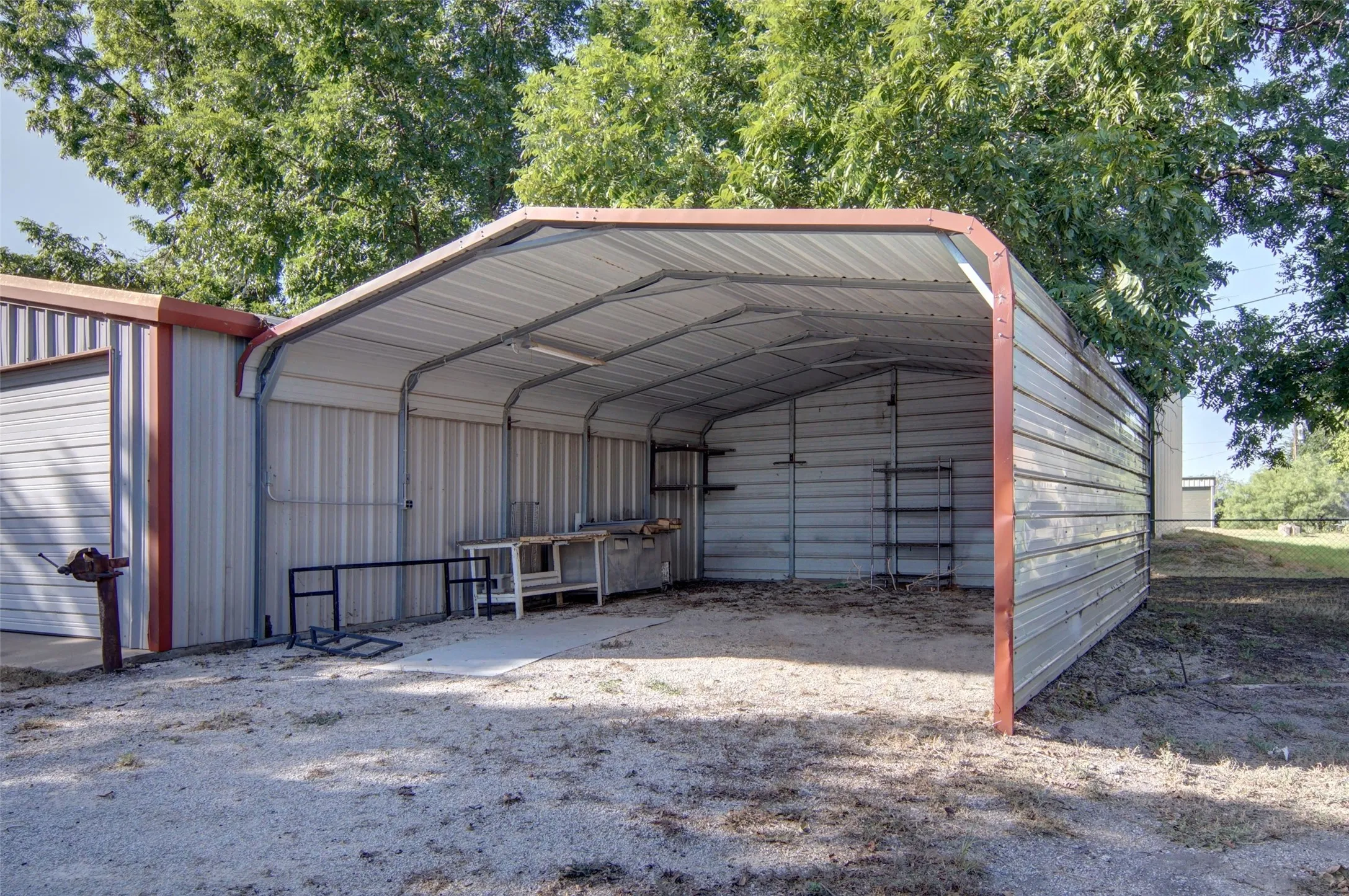 Manufactured Home For Sale in Palo Pinto County , 339 N Fm 2353, Graford, Texas 76449, 4 Bedroom, 3 Bathroom, 2 Garage spaces, 2,241 Sqft, built in 2001, mls#21370747, Real Estate Agent in Graford, Homes For Sale in Palo Pinto county, Homes For Sale in Graford, Realtor in Graford Texas, Real Estate Brokerage Independent Realty Texas, Luminita Cordes Realtor
