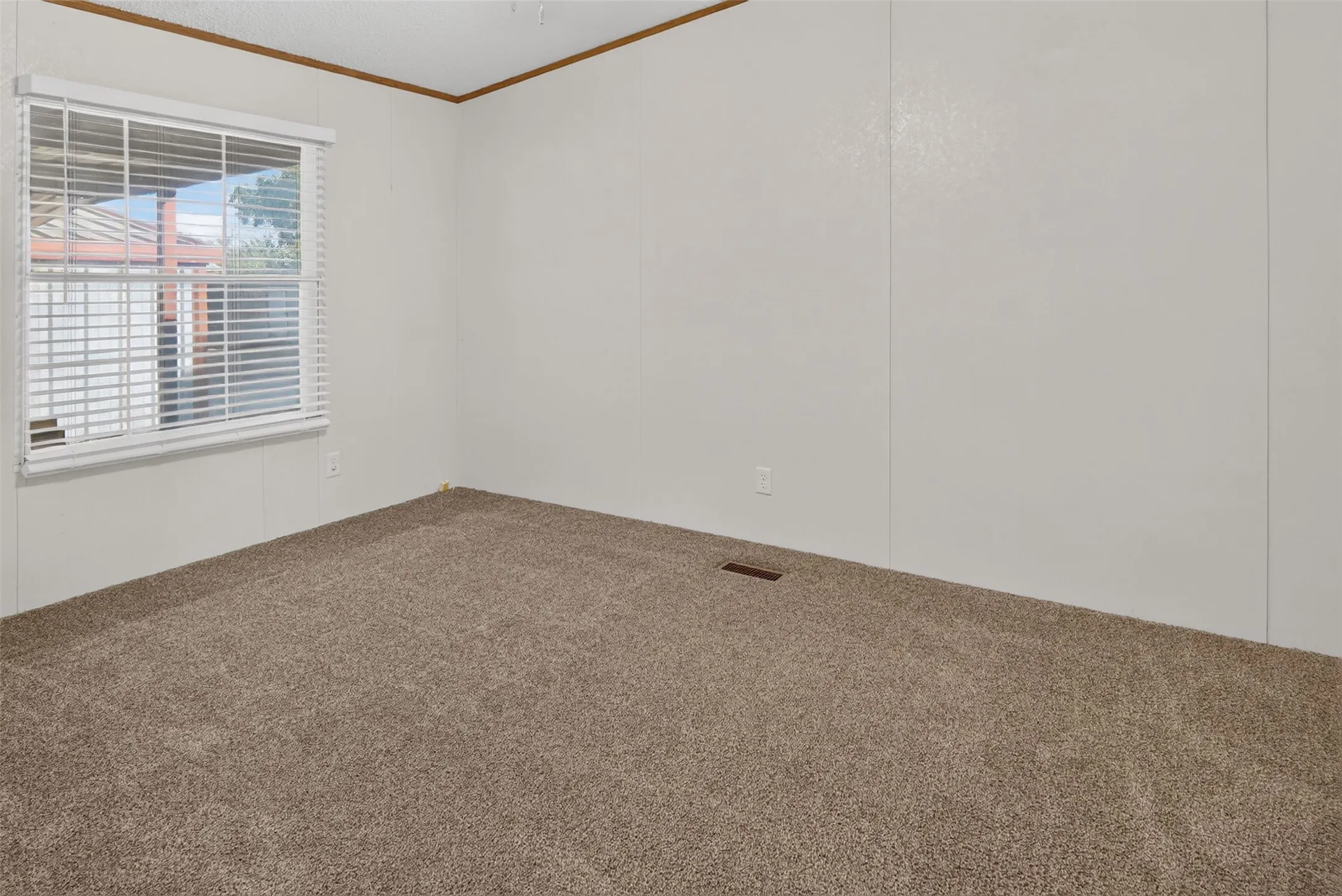 Manufactured Home For Sale in Palo Pinto County , 339 N Fm 2353, Graford, Texas 76449, 4 Bedroom, 3 Bathroom, 2 Garage spaces, 2,241 Sqft, built in 2001, mls#21370747, Real Estate Agent in Graford, Homes For Sale in Palo Pinto county, Homes For Sale in Graford, Realtor in Graford Texas, Real Estate Brokerage Independent Realty Texas, Luminita Cordes Realtor