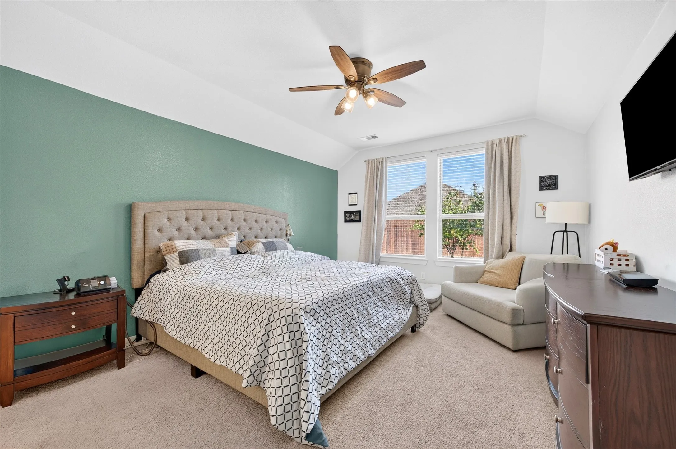 Single Family Residence For Sale in Kaufman County , 1819 Huntsman Way, Forney, Texas 75126, 4 Bedroom, 3 Bathroom, 2 Garage spaces, 2,200 Sqft, built in 2018, mls#21369777, Real Estate Agent in Forney, Homes For Sale in Kaufman county, Homes For Sale in Forney, Realtor in Forney Texas, Real Estate Brokerage Independent Realty Texas, Luminita Cordes Realtor