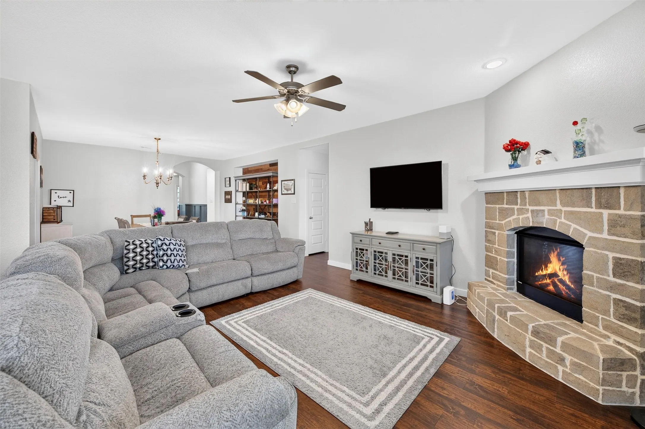 Single Family Residence For Sale in Kaufman County , 1819 Huntsman Way, Forney, Texas 75126, 4 Bedroom, 3 Bathroom, 2 Garage spaces, 2,200 Sqft, built in 2018, mls#21369777, Real Estate Agent in Forney, Homes For Sale in Kaufman county, Homes For Sale in Forney, Realtor in Forney Texas, Real Estate Brokerage Independent Realty Texas, Luminita Cordes Realtor