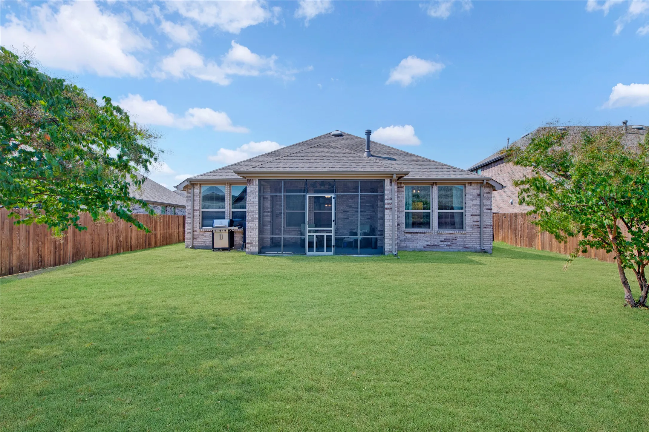Single Family Residence For Sale in Kaufman County , 1819 Huntsman Way, Forney, Texas 75126, 4 Bedroom, 3 Bathroom, 2 Garage spaces, 2,200 Sqft, built in 2018, mls#21369777, Real Estate Agent in Forney, Homes For Sale in Kaufman county, Homes For Sale in Forney, Realtor in Forney Texas, Real Estate Brokerage Independent Realty Texas, Luminita Cordes Realtor