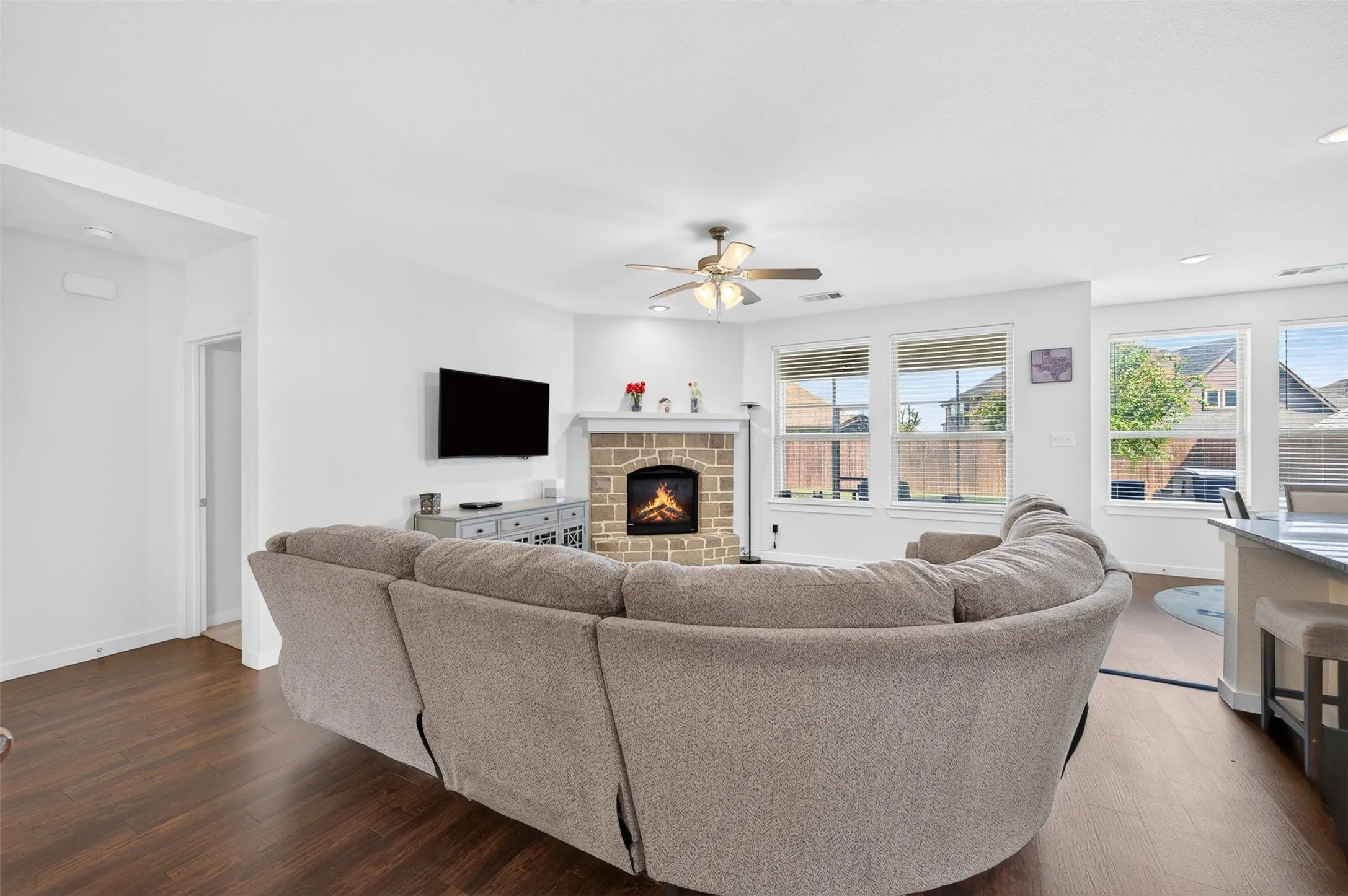 Single Family Residence For Sale in Kaufman County , 1819 Huntsman Way, Forney, Texas 75126, 4 Bedroom, 3 Bathroom, 2 Garage spaces, 2,200 Sqft, built in 2018, mls#21369777, Real Estate Agent in Forney, Homes For Sale in Kaufman county, Homes For Sale in Forney, Realtor in Forney Texas, Real Estate Brokerage Independent Realty Texas, Luminita Cordes Realtor