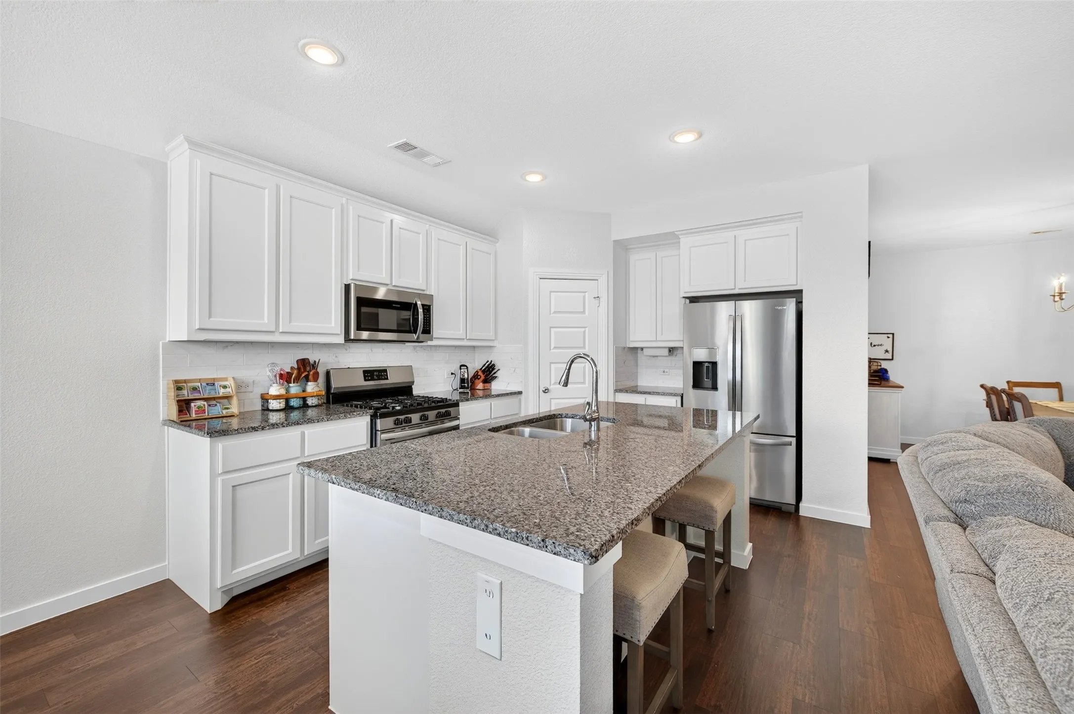 Single Family Residence For Sale in Kaufman County , 1819 Huntsman Way, Forney, Texas 75126, 4 Bedroom, 3 Bathroom, 2 Garage spaces, 2,200 Sqft, built in 2018, mls#21369777, Real Estate Agent in Forney, Homes For Sale in Kaufman county, Homes For Sale in Forney, Realtor in Forney Texas, Real Estate Brokerage Independent Realty Texas, Luminita Cordes Realtor