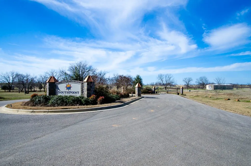 Unimproved Land For Sale in Navarro County , Lot 115 Lake Vista Drive, Streetman, Texas 75859, 0, 0, Garage spaces, 0 Sqft, built in 0, mls#21361499, Real Estate Agent in Streetman, Homes For Sale in Navarro county, Homes For Sale in Streetman, Realtor in Streetman Texas, Real Estate Brokerage Independent Realty Texas, Luminita Cordes Realtor
