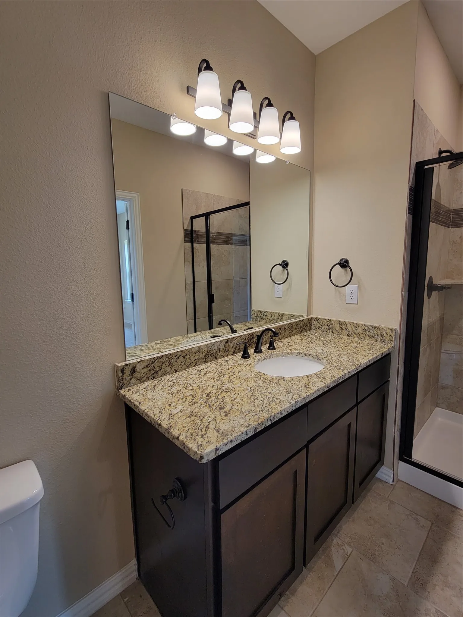 Single Family Residence For Rent in Hunt County , 108 Canales Circle, Greenville, Texas 75401, 3 Bedroom, 2 Bathroom, 2 Garage spaces, 1,419 Sqft, built in 2021, mls#21370796, Real Estate Agent in Greenville, Homes For Rent in Hunt county, Homes For Rent in Greenville, Realtor in Greenville Texas, Real Estate Brokerage Independent Realty Texas, Luminita Cordes Realtor