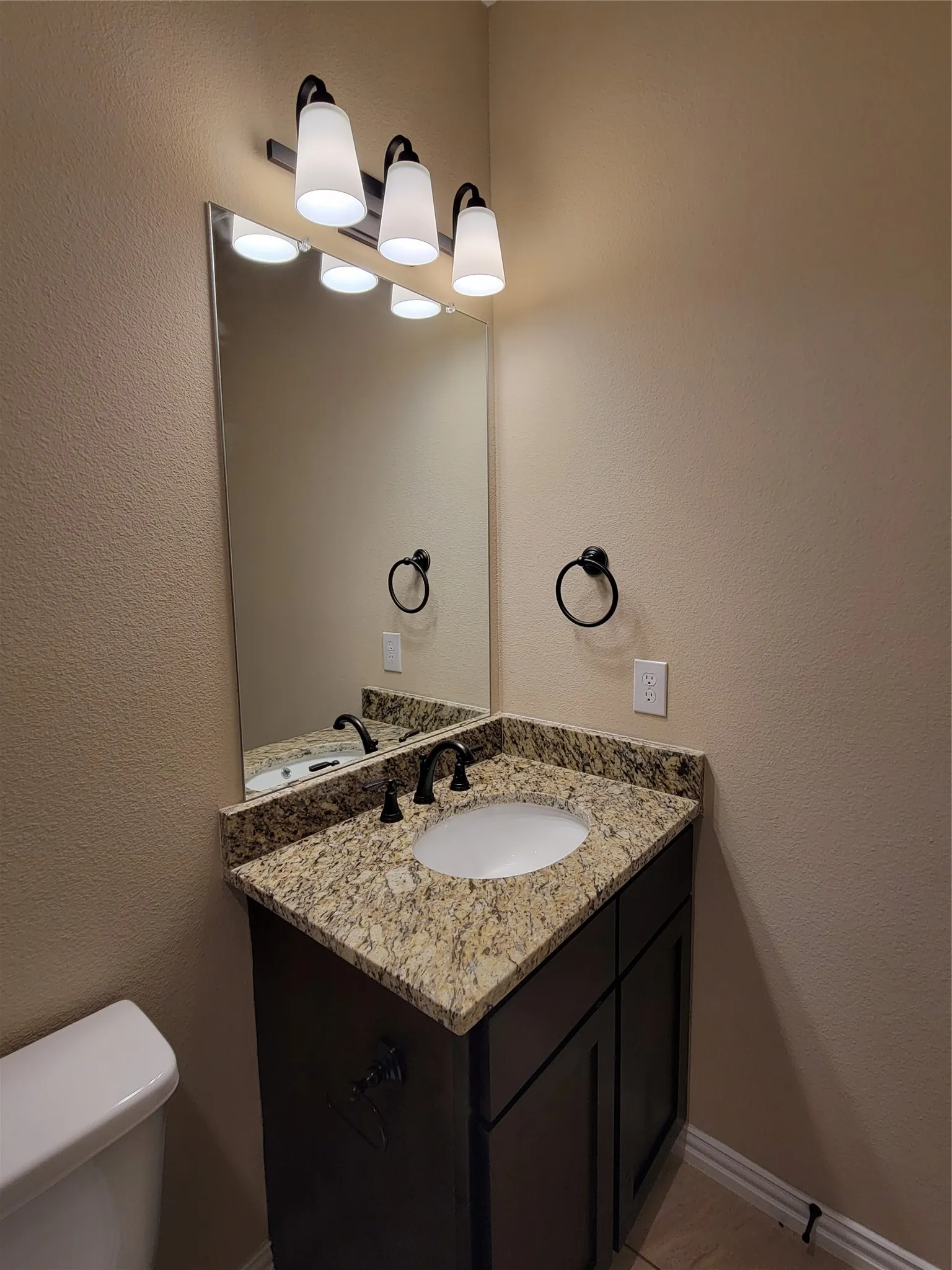 Single Family Residence For Rent in Hunt County , 108 Canales Circle, Greenville, Texas 75401, 3 Bedroom, 2 Bathroom, 2 Garage spaces, 1,419 Sqft, built in 2021, mls#21370796, Real Estate Agent in Greenville, Homes For Rent in Hunt county, Homes For Rent in Greenville, Realtor in Greenville Texas, Real Estate Brokerage Independent Realty Texas, Luminita Cordes Realtor