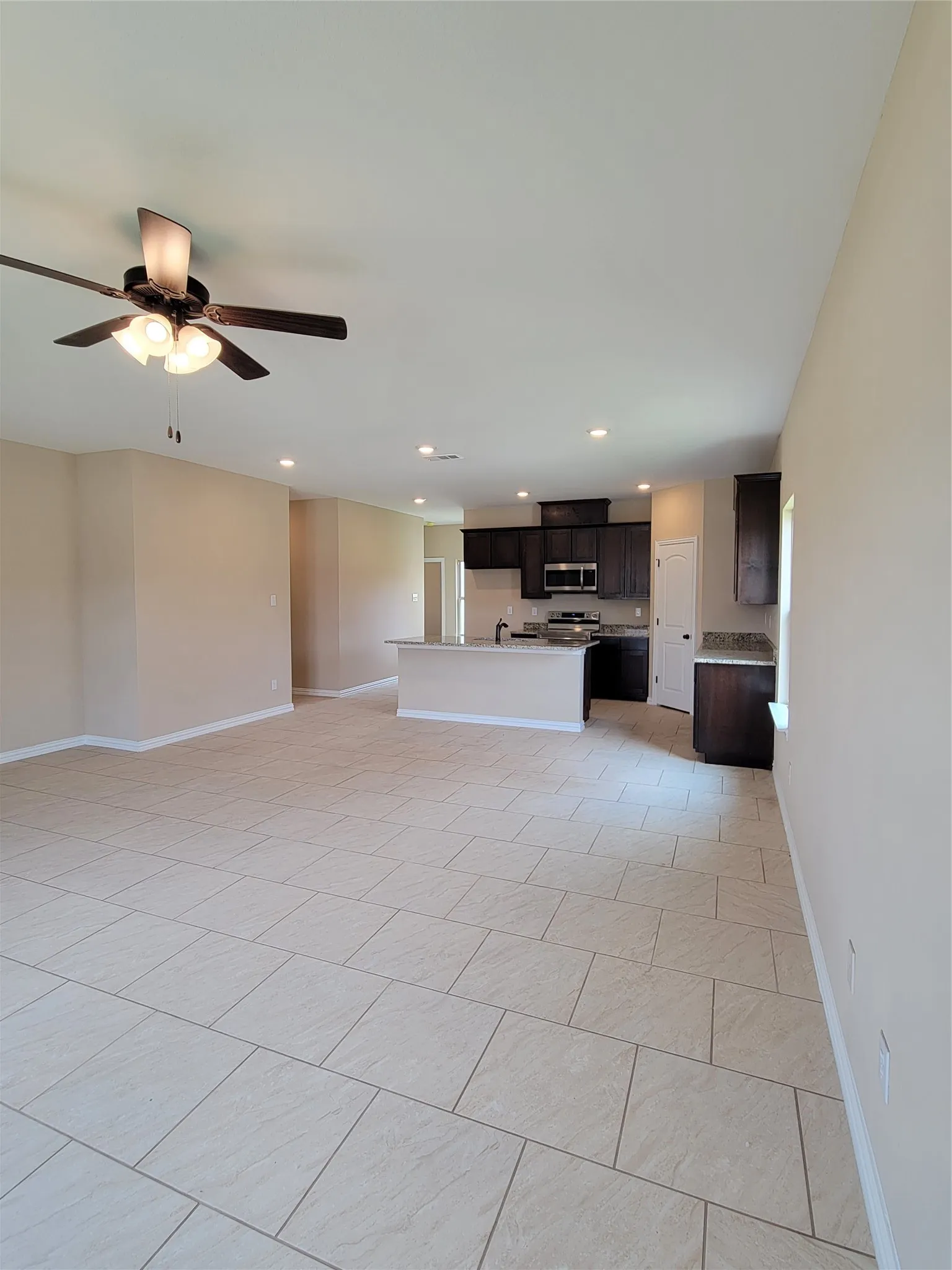 Single Family Residence For Rent in Hunt County , 108 Canales Circle, Greenville, Texas 75401, 3 Bedroom, 2 Bathroom, 2 Garage spaces, 1,419 Sqft, built in 2021, mls#21370796, Real Estate Agent in Greenville, Homes For Rent in Hunt county, Homes For Rent in Greenville, Realtor in Greenville Texas, Real Estate Brokerage Independent Realty Texas, Luminita Cordes Realtor