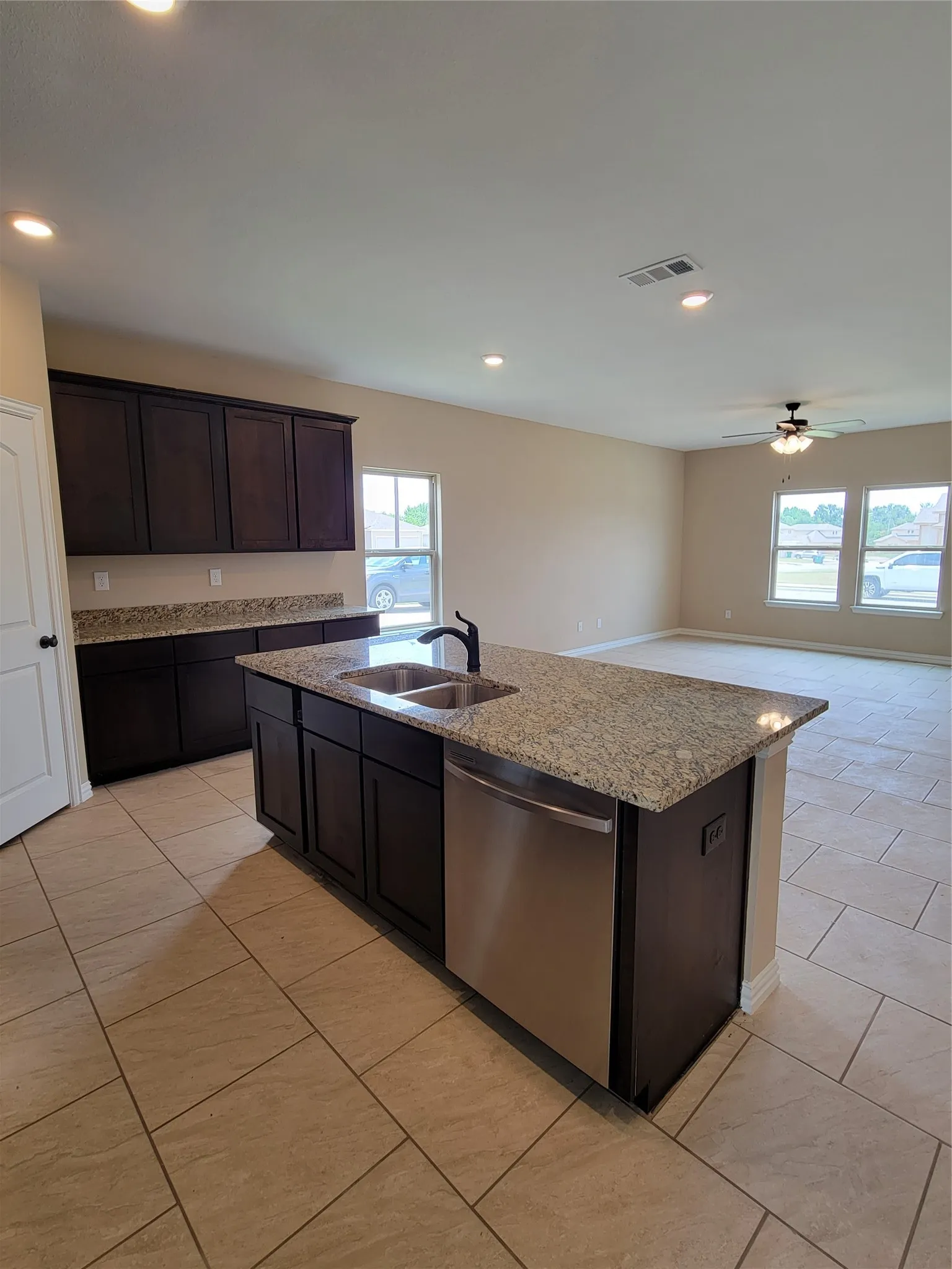 Single Family Residence For Rent in Hunt County , 108 Canales Circle, Greenville, Texas 75401, 3 Bedroom, 2 Bathroom, 2 Garage spaces, 1,419 Sqft, built in 2021, mls#21370796, Real Estate Agent in Greenville, Homes For Rent in Hunt county, Homes For Rent in Greenville, Realtor in Greenville Texas, Real Estate Brokerage Independent Realty Texas, Luminita Cordes Realtor