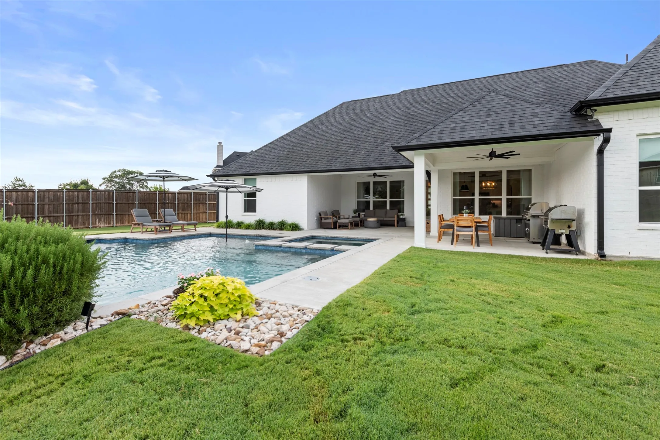Single Family Residence For Sale in Parker County , 105 Kaya Court, Weatherford, Texas 76087, 4 Bedroom, 3 Bathroom, 3 Garage spaces, 2,373 Sqft, built in 2022, mls#21365464, Real Estate Agent in Weatherford, Homes For Sale in Parker county, Homes For Sale in Weatherford, Realtor in Weatherford Texas, Real Estate Brokerage Independent Realty Texas, Luminita Cordes Realtor