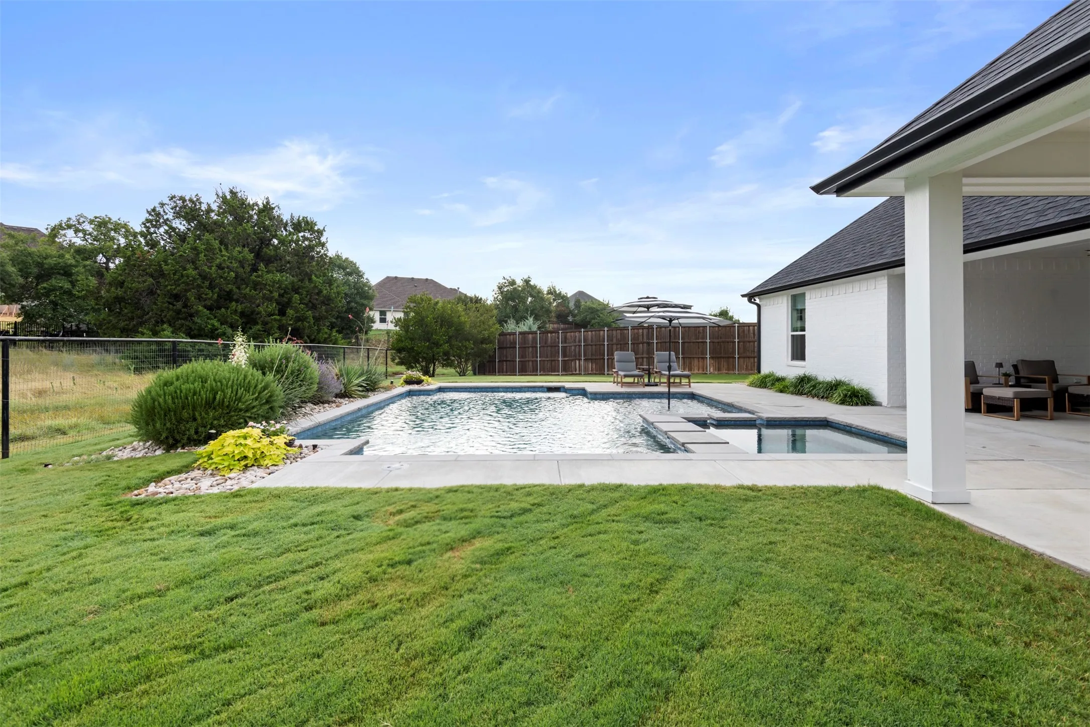 Single Family Residence For Sale in Parker County , 105 Kaya Court, Weatherford, Texas 76087, 4 Bedroom, 3 Bathroom, 3 Garage spaces, 2,373 Sqft, built in 2022, mls#21365464, Real Estate Agent in Weatherford, Homes For Sale in Parker county, Homes For Sale in Weatherford, Realtor in Weatherford Texas, Real Estate Brokerage Independent Realty Texas, Luminita Cordes Realtor