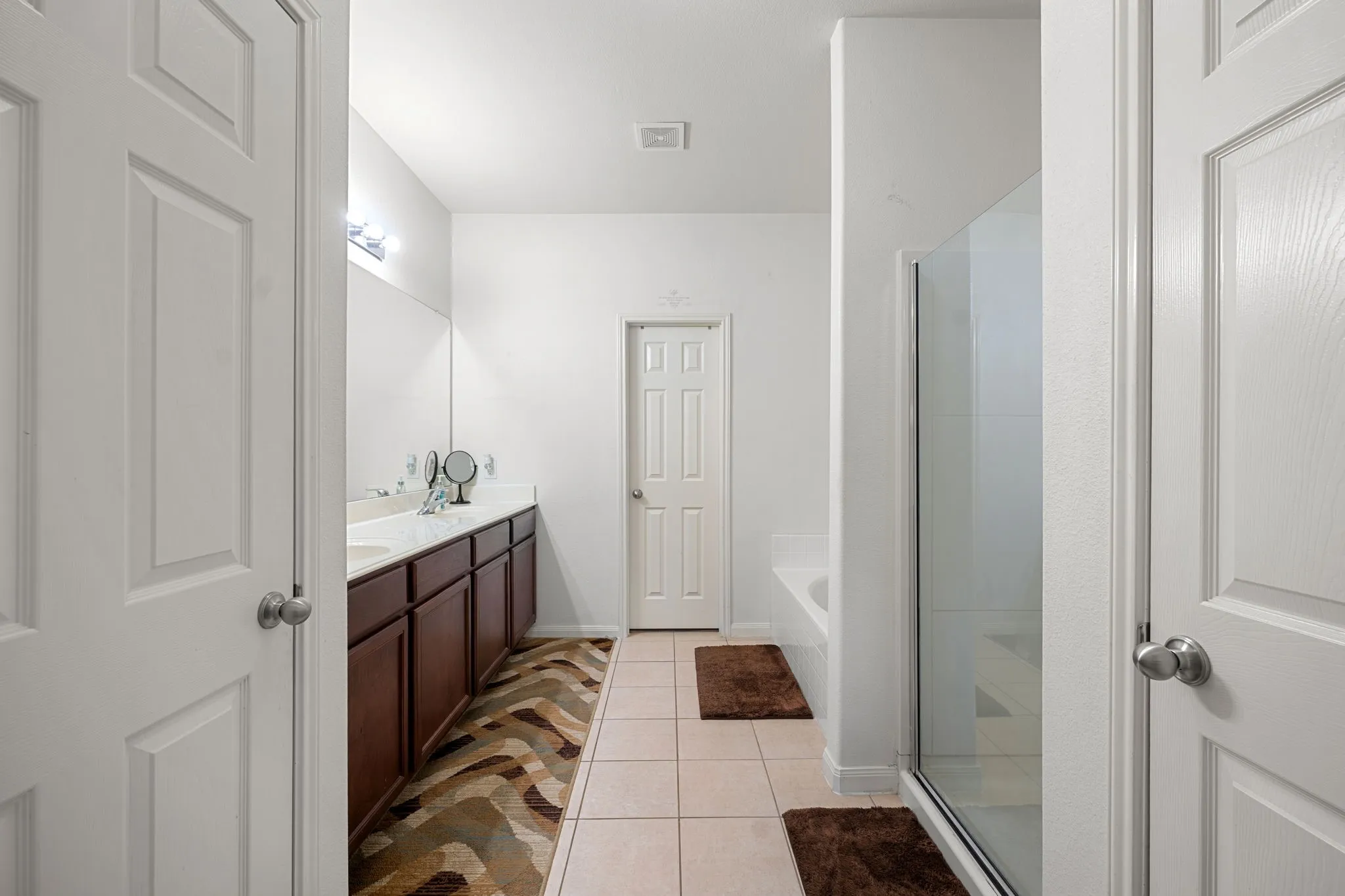 Single Family Residence For Sale in Kaufman County , 2101 Gardenia Drive, Forney, Texas 75126, 4 Bedroom, 3 Bathroom, 2 Garage spaces, 2,285 Sqft, built in 2013, mls#21369343, Real Estate Agent in Forney, Homes For Sale in Kaufman county, Homes For Sale in Forney, Realtor in Forney Texas, Real Estate Brokerage Independent Realty Texas, Luminita Cordes Realtor