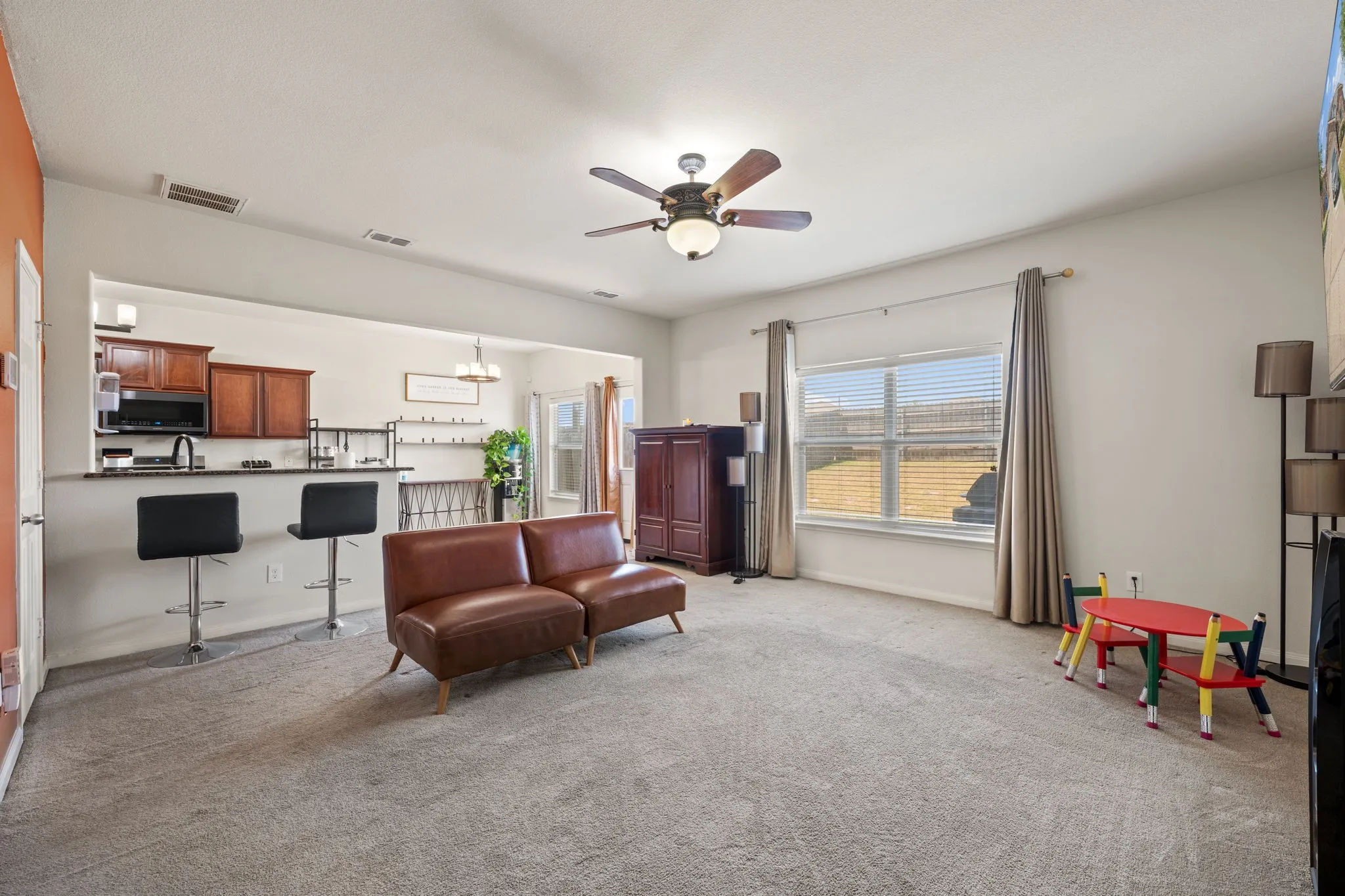 Single Family Residence For Sale in Kaufman County , 2101 Gardenia Drive, Forney, Texas 75126, 4 Bedroom, 3 Bathroom, 2 Garage spaces, 2,285 Sqft, built in 2013, mls#21369343, Real Estate Agent in Forney, Homes For Sale in Kaufman county, Homes For Sale in Forney, Realtor in Forney Texas, Real Estate Brokerage Independent Realty Texas, Luminita Cordes Realtor