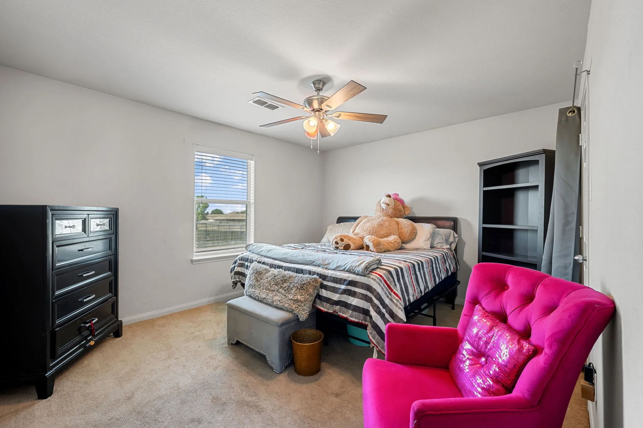Single Family Residence For Sale in Kaufman County , 2101 Gardenia Drive, Forney, Texas 75126, 4 Bedroom, 3 Bathroom, 2 Garage spaces, 2,285 Sqft, built in 2013, mls#21369343, Real Estate Agent in Forney, Homes For Sale in Kaufman county, Homes For Sale in Forney, Realtor in Forney Texas, Real Estate Brokerage Independent Realty Texas, Luminita Cordes Realtor