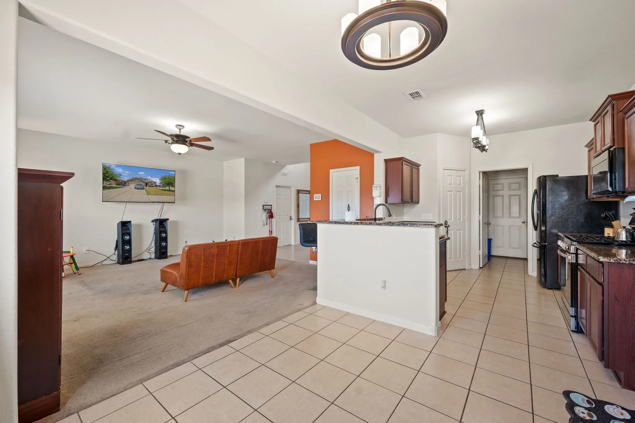 Single Family Residence For Sale in Kaufman County , 2101 Gardenia Drive, Forney, Texas 75126, 4 Bedroom, 3 Bathroom, 2 Garage spaces, 2,285 Sqft, built in 2013, mls#21369343, Real Estate Agent in Forney, Homes For Sale in Kaufman county, Homes For Sale in Forney, Realtor in Forney Texas, Real Estate Brokerage Independent Realty Texas, Luminita Cordes Realtor