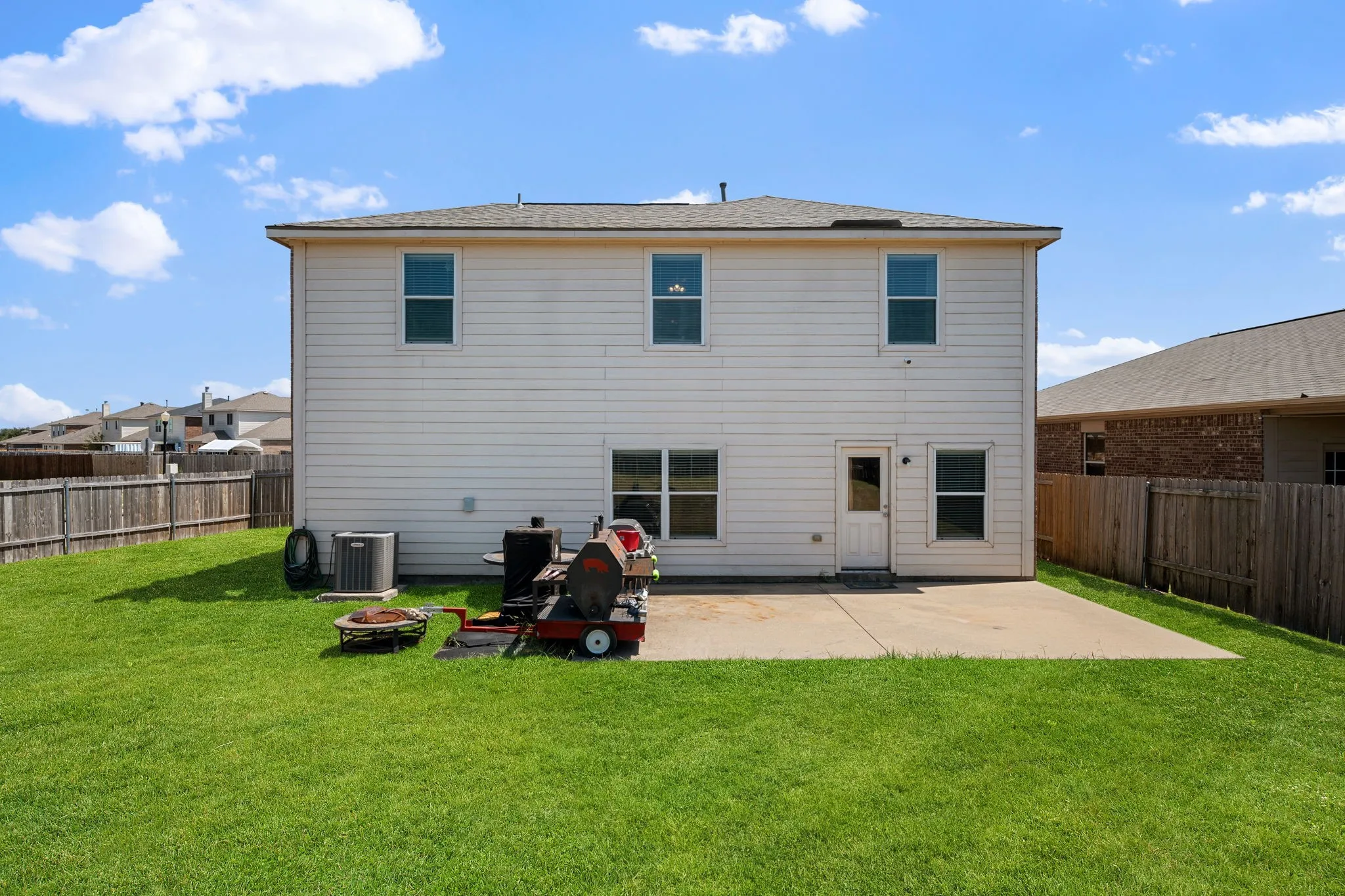 Single Family Residence For Sale in Kaufman County , 2101 Gardenia Drive, Forney, Texas 75126, 4 Bedroom, 3 Bathroom, 2 Garage spaces, 2,285 Sqft, built in 2013, mls#21369343, Real Estate Agent in Forney, Homes For Sale in Kaufman county, Homes For Sale in Forney, Realtor in Forney Texas, Real Estate Brokerage Independent Realty Texas, Luminita Cordes Realtor