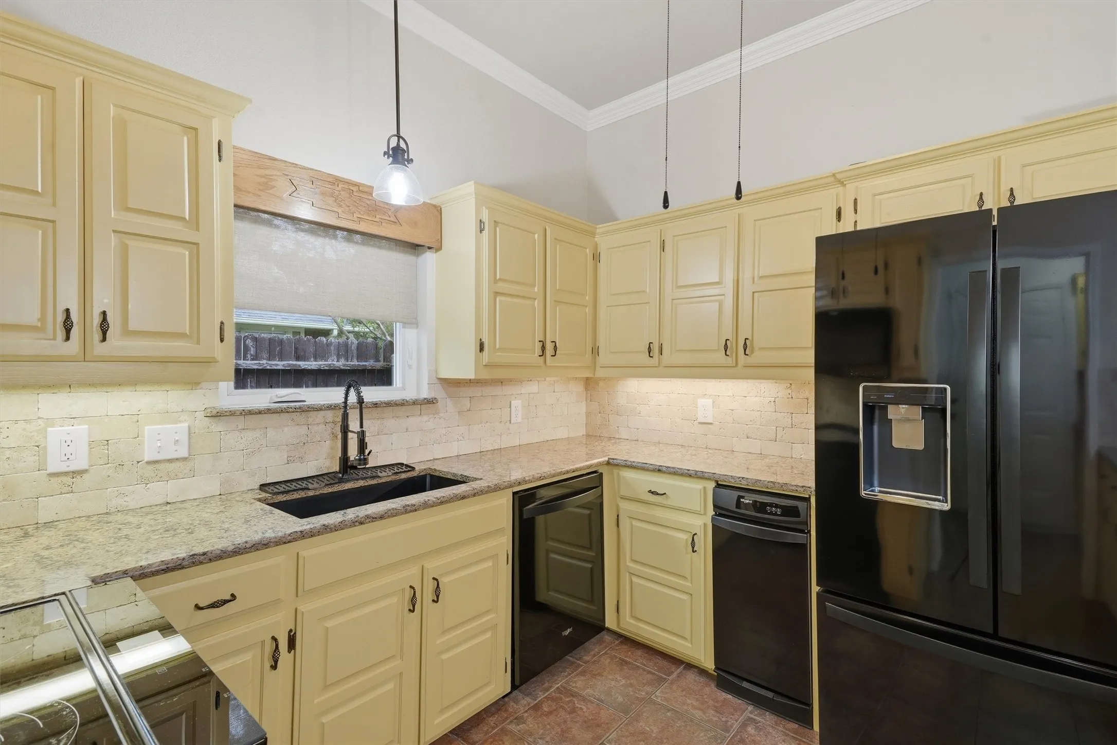 Single Family Residence For Sale in Ellis County , 215 Morene Avenue, Waxahachie, Texas 75165, 3 Bedroom, 2 Bathroom, 2 Garage spaces, 1,461 Sqft, built in 1993, mls#21370634, Real Estate Agent in Waxahachie, Homes For Sale in Ellis county, Homes For Sale in Waxahachie, Realtor in Waxahachie Texas, Real Estate Brokerage Independent Realty Texas, Luminita Cordes Realtor