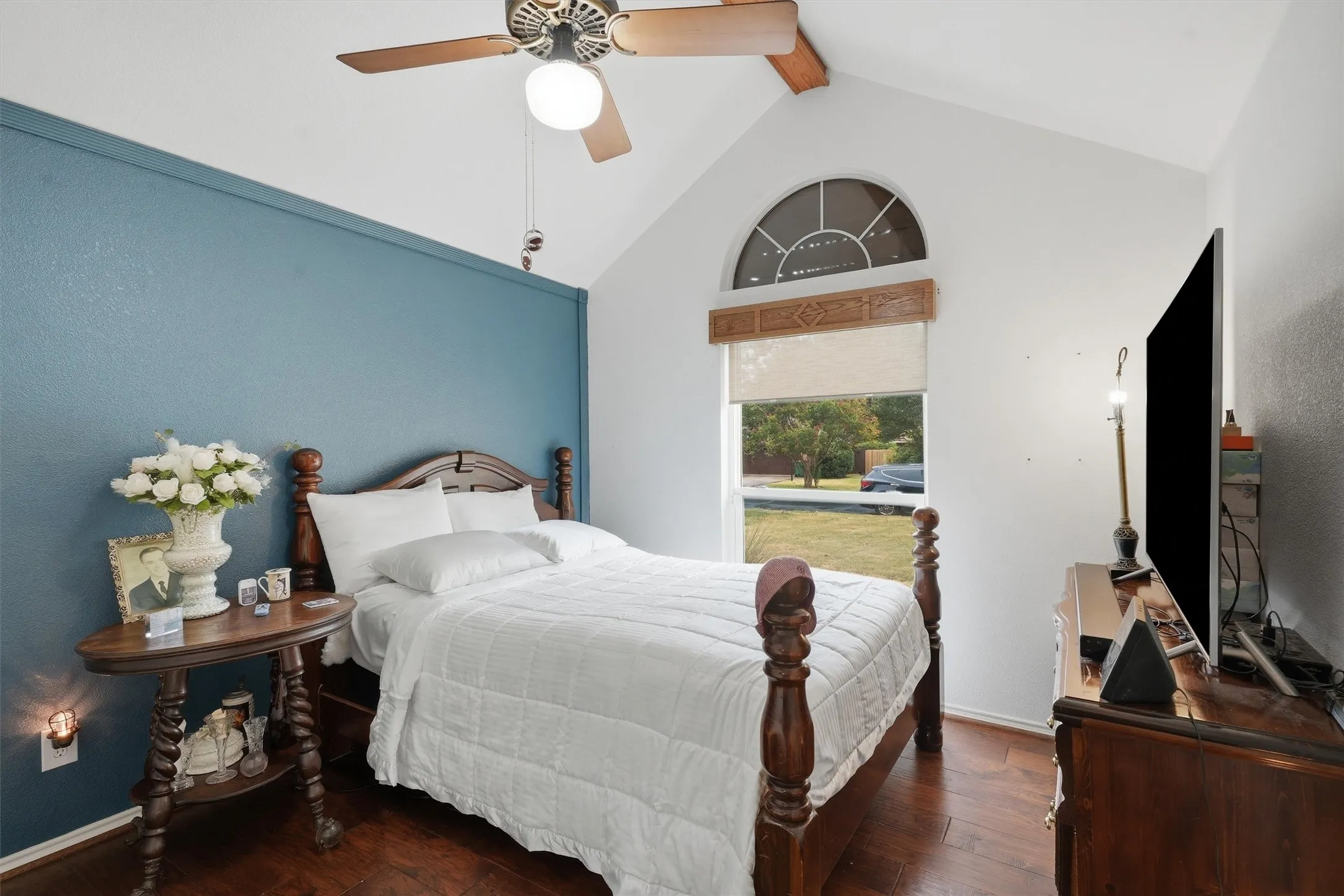Single Family Residence For Sale in Ellis County , 215 Morene Avenue, Waxahachie, Texas 75165, 3 Bedroom, 2 Bathroom, 2 Garage spaces, 1,461 Sqft, built in 1993, mls#21370634, Real Estate Agent in Waxahachie, Homes For Sale in Ellis county, Homes For Sale in Waxahachie, Realtor in Waxahachie Texas, Real Estate Brokerage Independent Realty Texas, Luminita Cordes Realtor