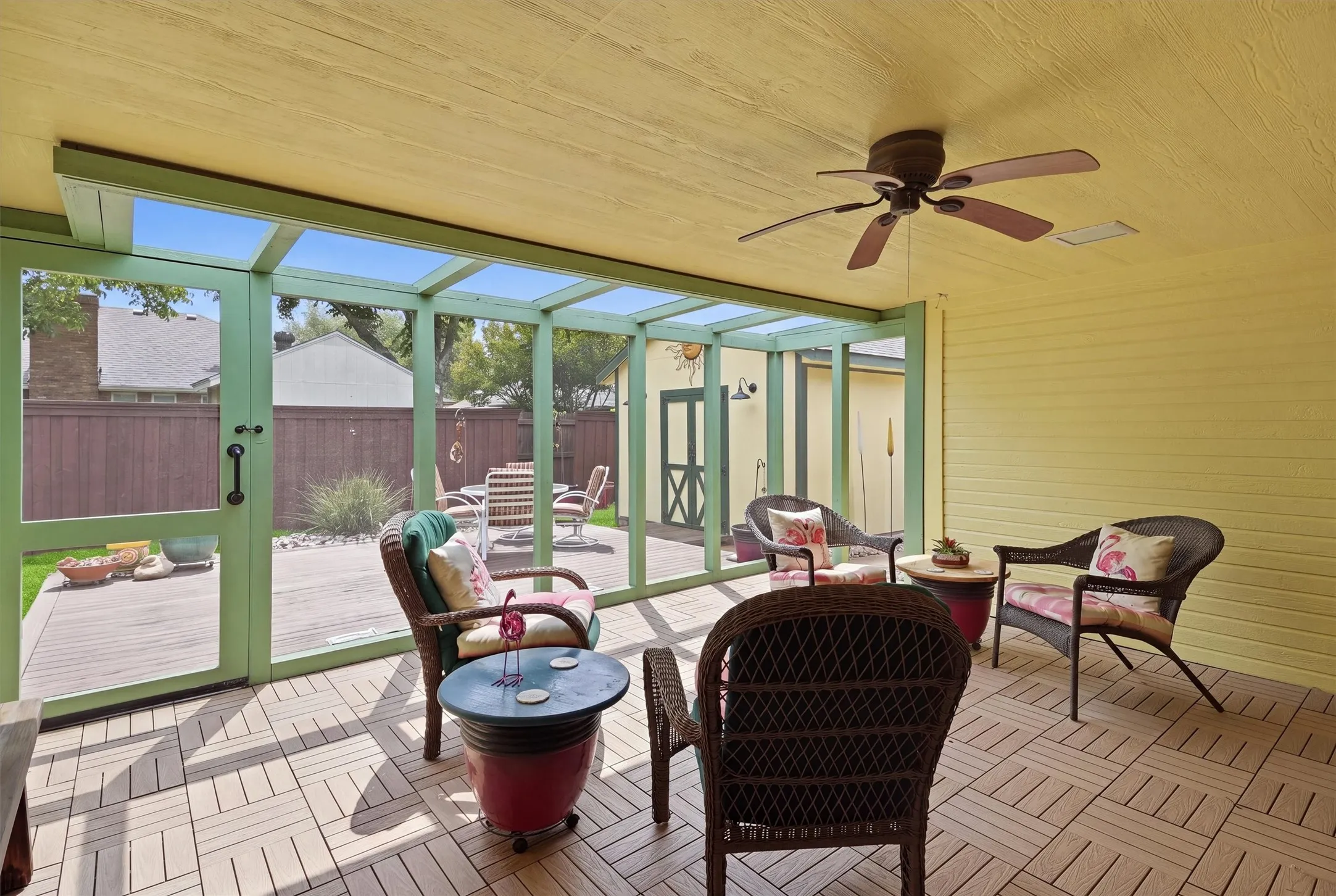 Single Family Residence For Sale in Ellis County , 215 Morene Avenue, Waxahachie, Texas 75165, 3 Bedroom, 2 Bathroom, 2 Garage spaces, 1,461 Sqft, built in 1993, mls#21370634, Real Estate Agent in Waxahachie, Homes For Sale in Ellis county, Homes For Sale in Waxahachie, Realtor in Waxahachie Texas, Real Estate Brokerage Independent Realty Texas, Luminita Cordes Realtor