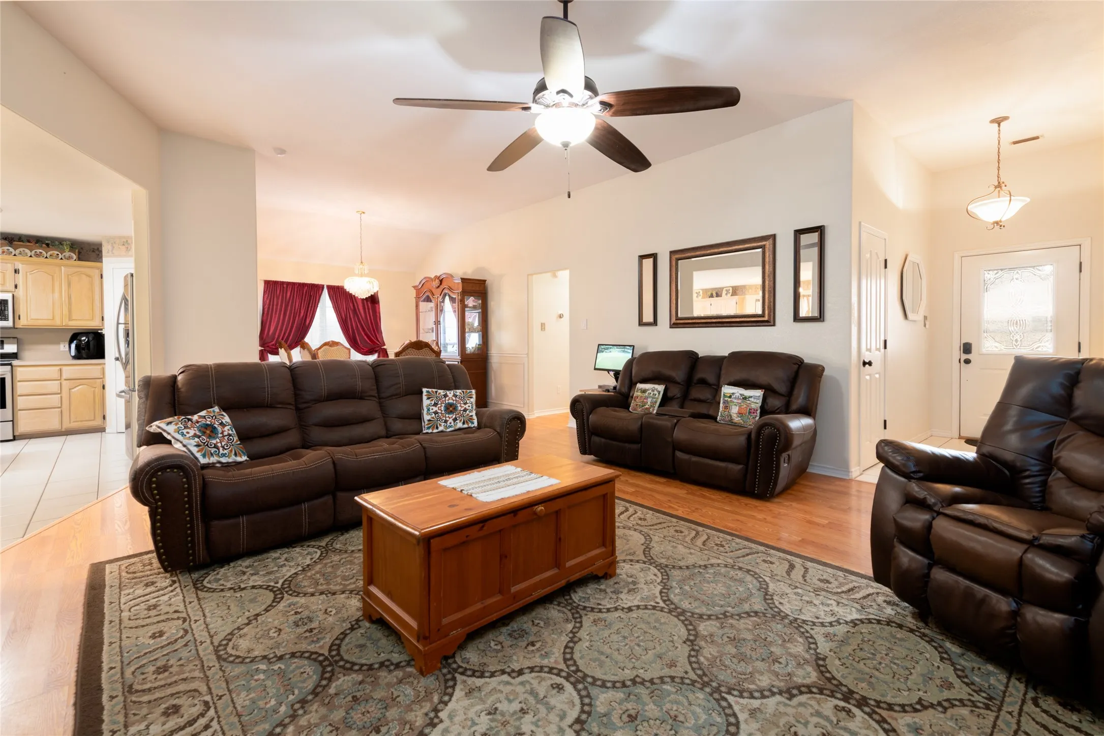 Single Family Residence For Sale in Taylor County , 5366 Willow Ridge Road, Abilene, Texas 79606, 3 Bedroom, 2 Bathroom, 2 Garage spaces, 1,787 Sqft, built in 1999, mls#21369664, Real Estate Agent in Abilene, Homes For Sale in Taylor county, Homes For Sale in Abilene, Realtor in Abilene Texas, Real Estate Brokerage Independent Realty Texas, Luminita Cordes Realtor