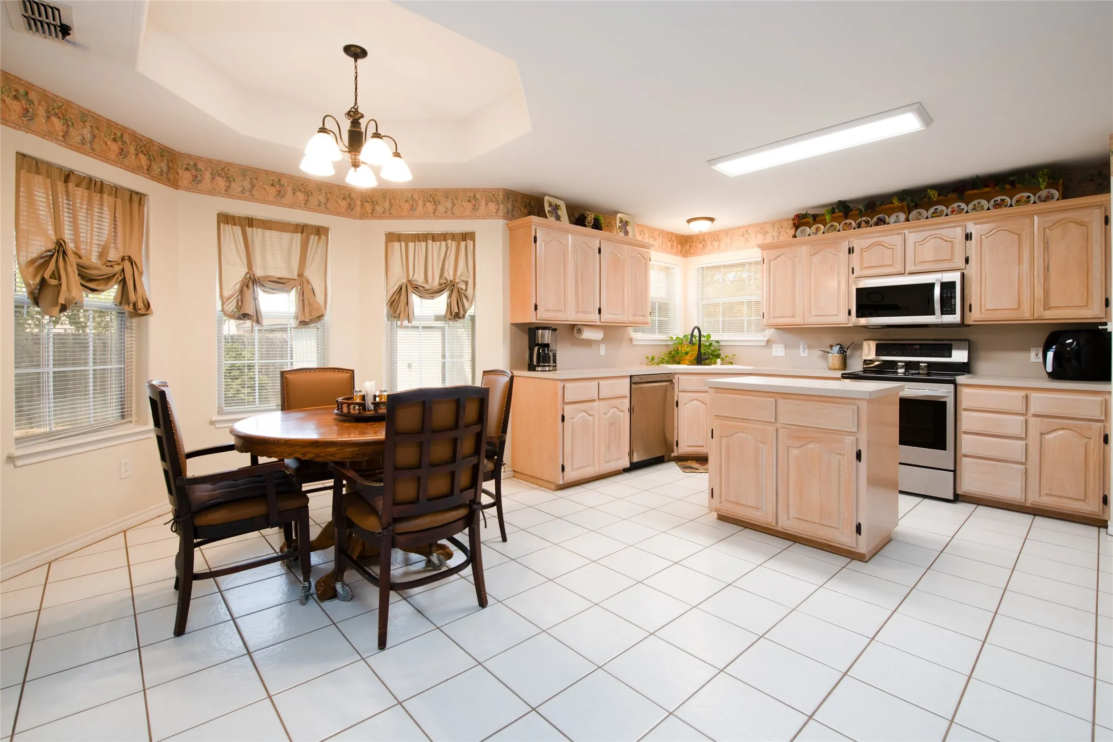 Single Family Residence For Sale in Taylor County , 5366 Willow Ridge Road, Abilene, Texas 79606, 3 Bedroom, 2 Bathroom, 2 Garage spaces, 1,787 Sqft, built in 1999, mls#21369664, Real Estate Agent in Abilene, Homes For Sale in Taylor county, Homes For Sale in Abilene, Realtor in Abilene Texas, Real Estate Brokerage Independent Realty Texas, Luminita Cordes Realtor