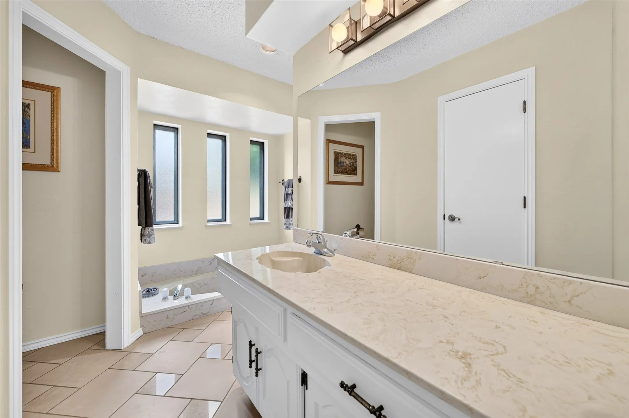 Single Family Residence For Sale in Collin County , 1713 Alameda Court, Plano, Texas 75074, 4 Bedroom, 3 Bathroom, 2 Garage spaces, 2,471 Sqft, built in 1978, mls#21370458, Real Estate Agent in Plano, Homes For Sale in Collin county, Homes For Sale in Plano, Realtor in Plano Texas, Real Estate Brokerage Independent Realty Texas, Luminita Cordes Realtor